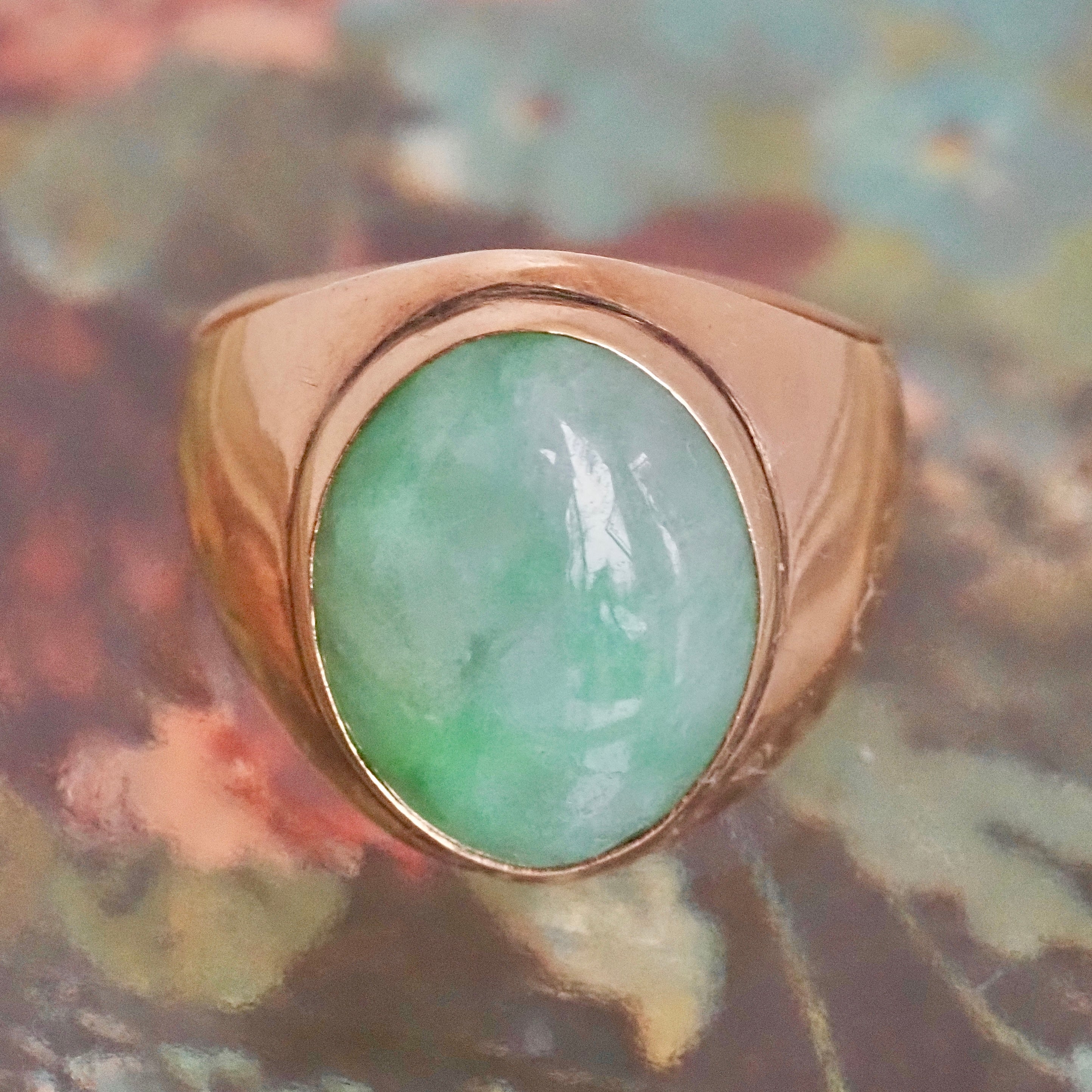 Vintage Jade Cabochon 18k Gold Ring