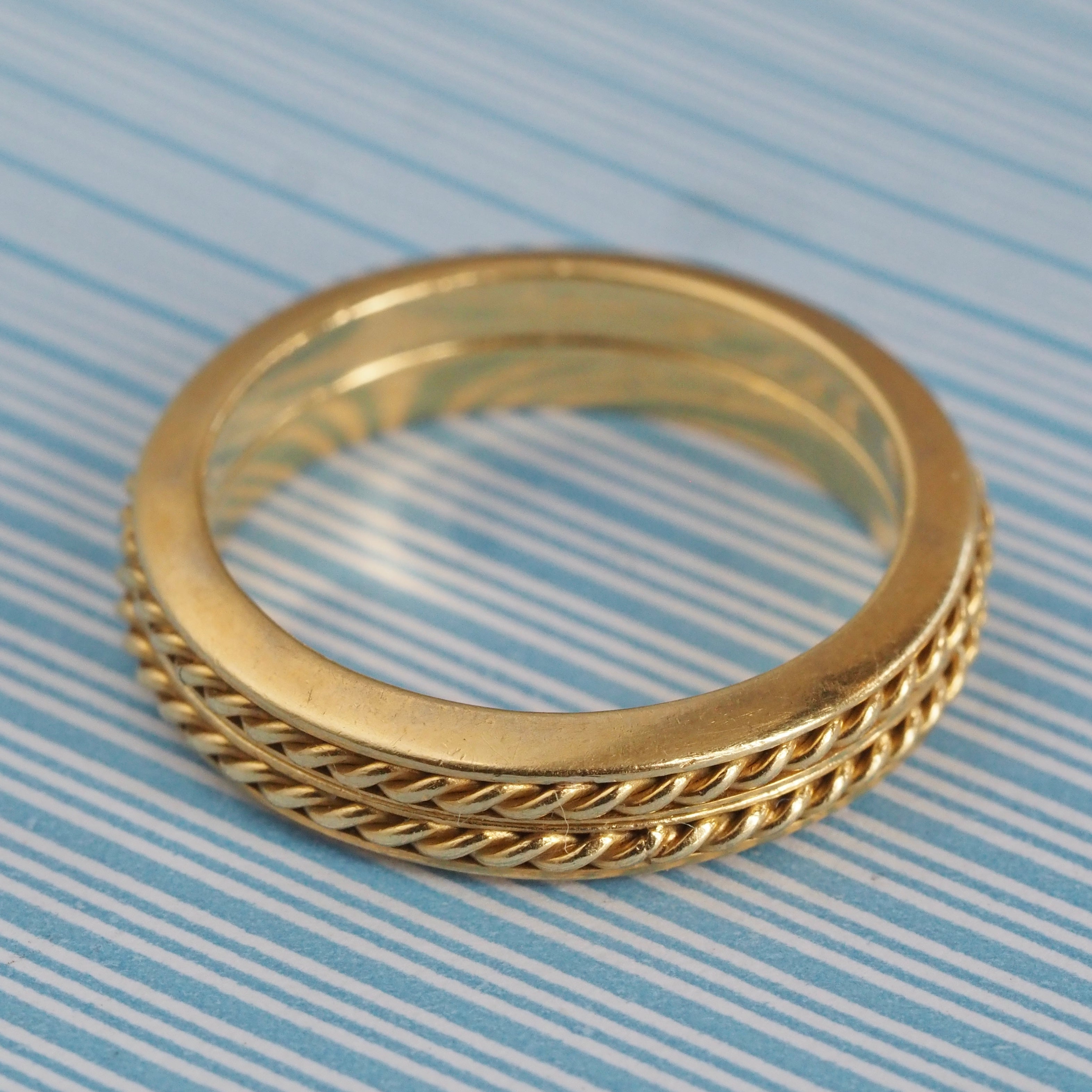 Vintage Guard Rope 18k Gold Ring Set