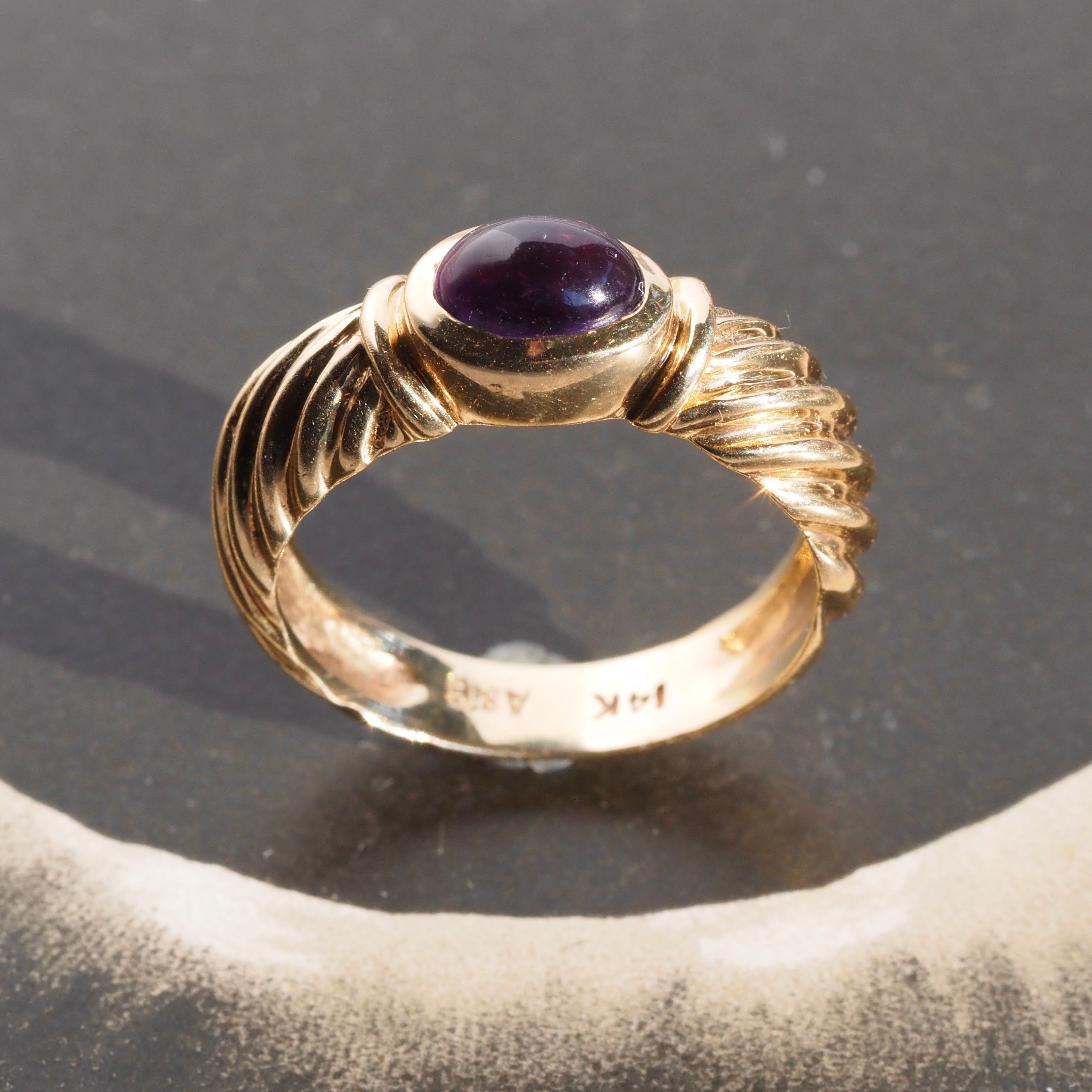 Vintage Amethyst Cabochon 14k Gold Ring