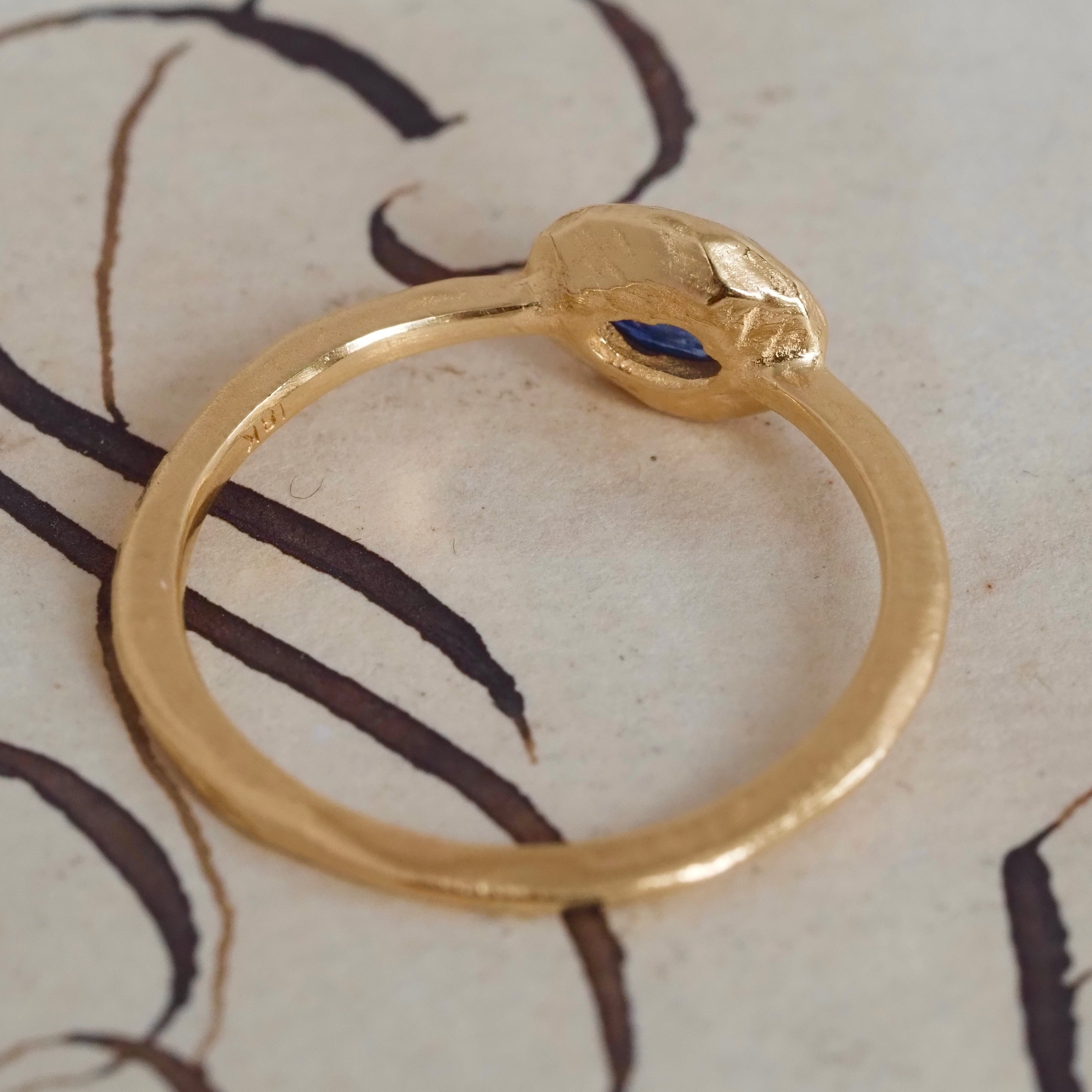 Natural Inverted Sapphire 18k Gold Ring