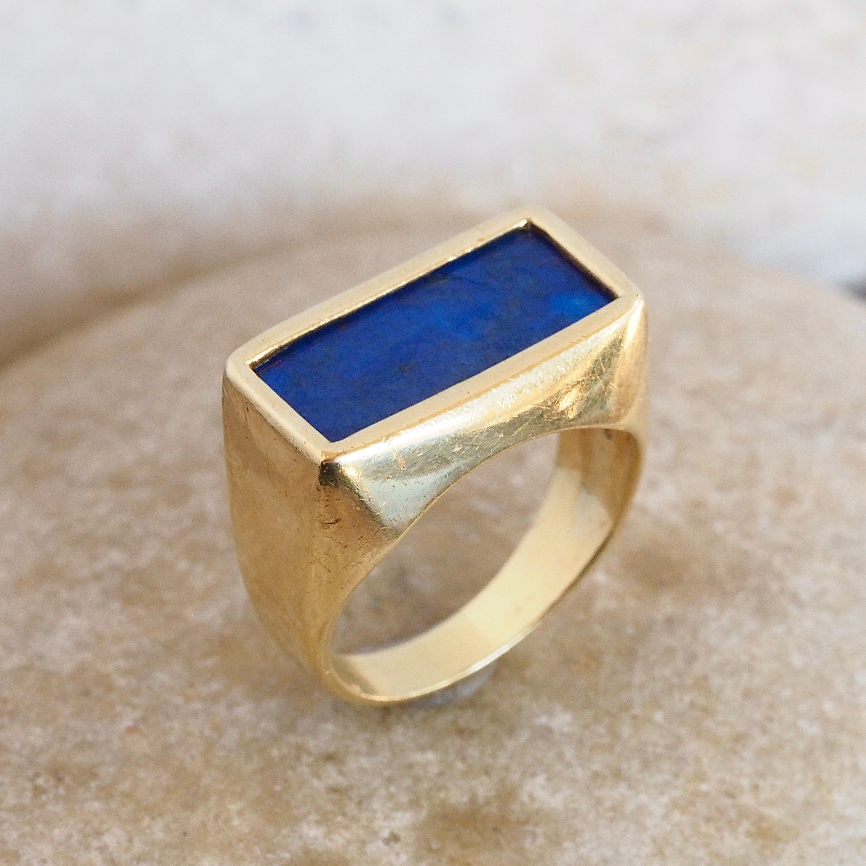 Vintage Modernist 18k Gold Lapis Ring