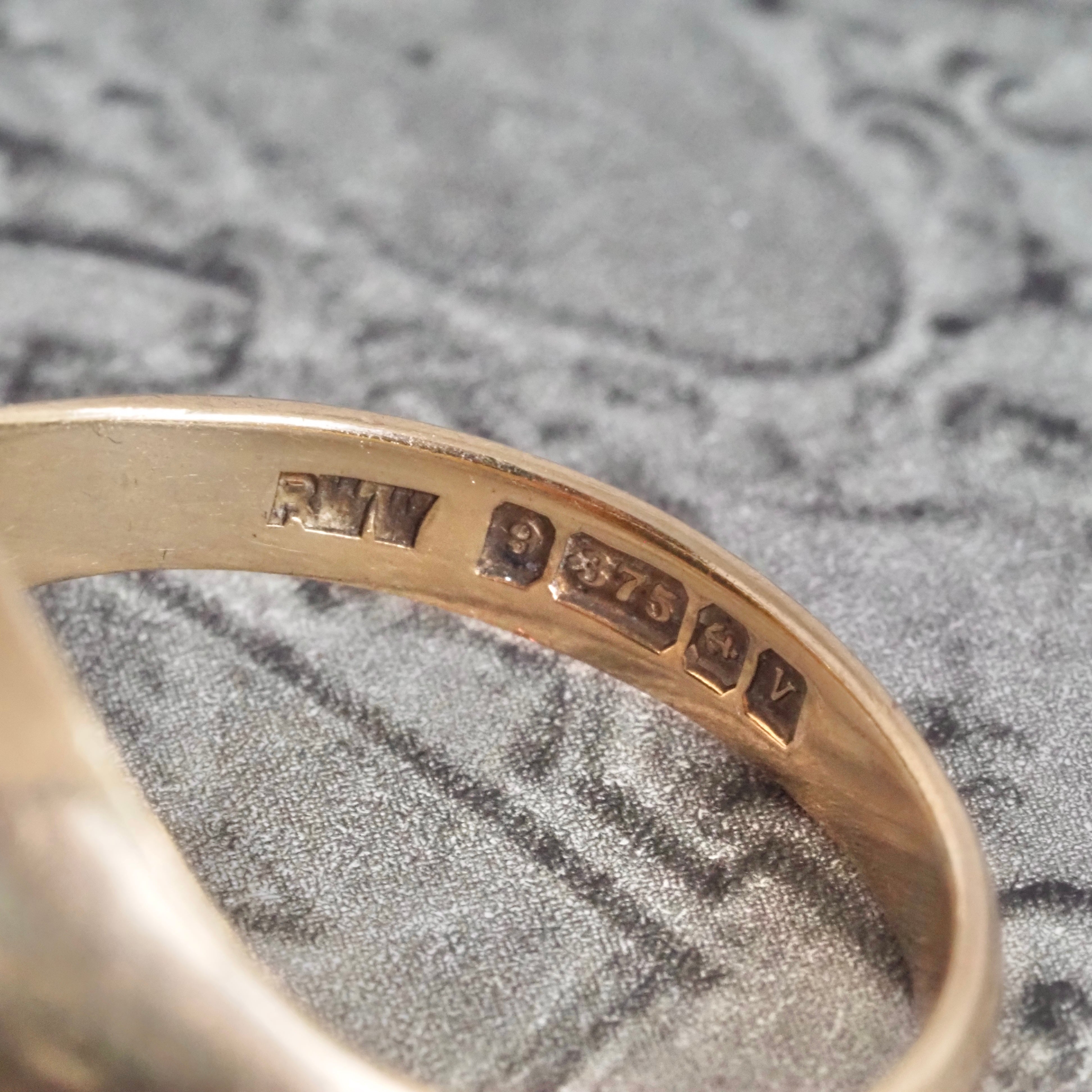 Vintage English Bloodstone 9k Gold Signet Ring