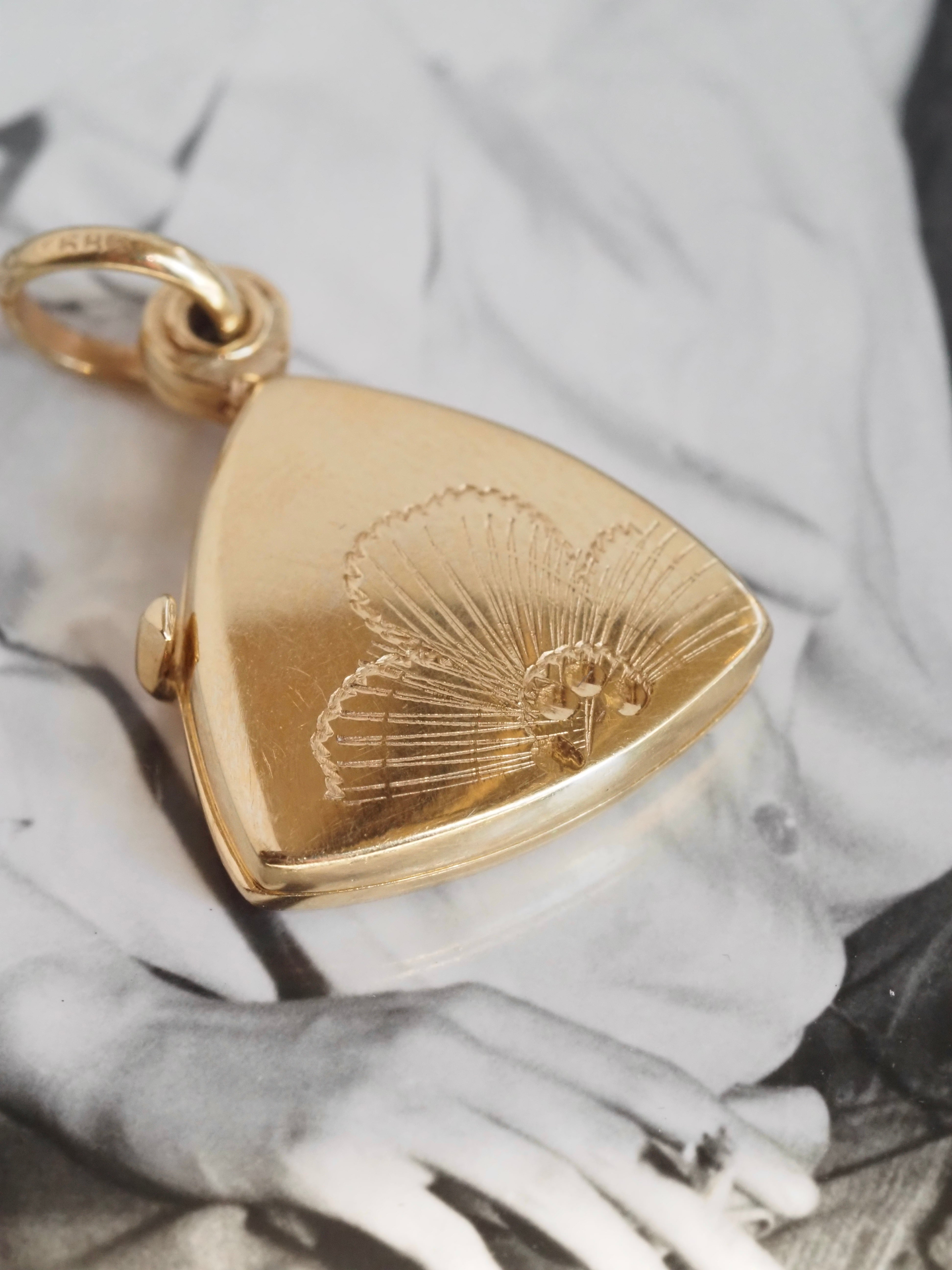 Vintage 14k Gold Floral Slide Locket