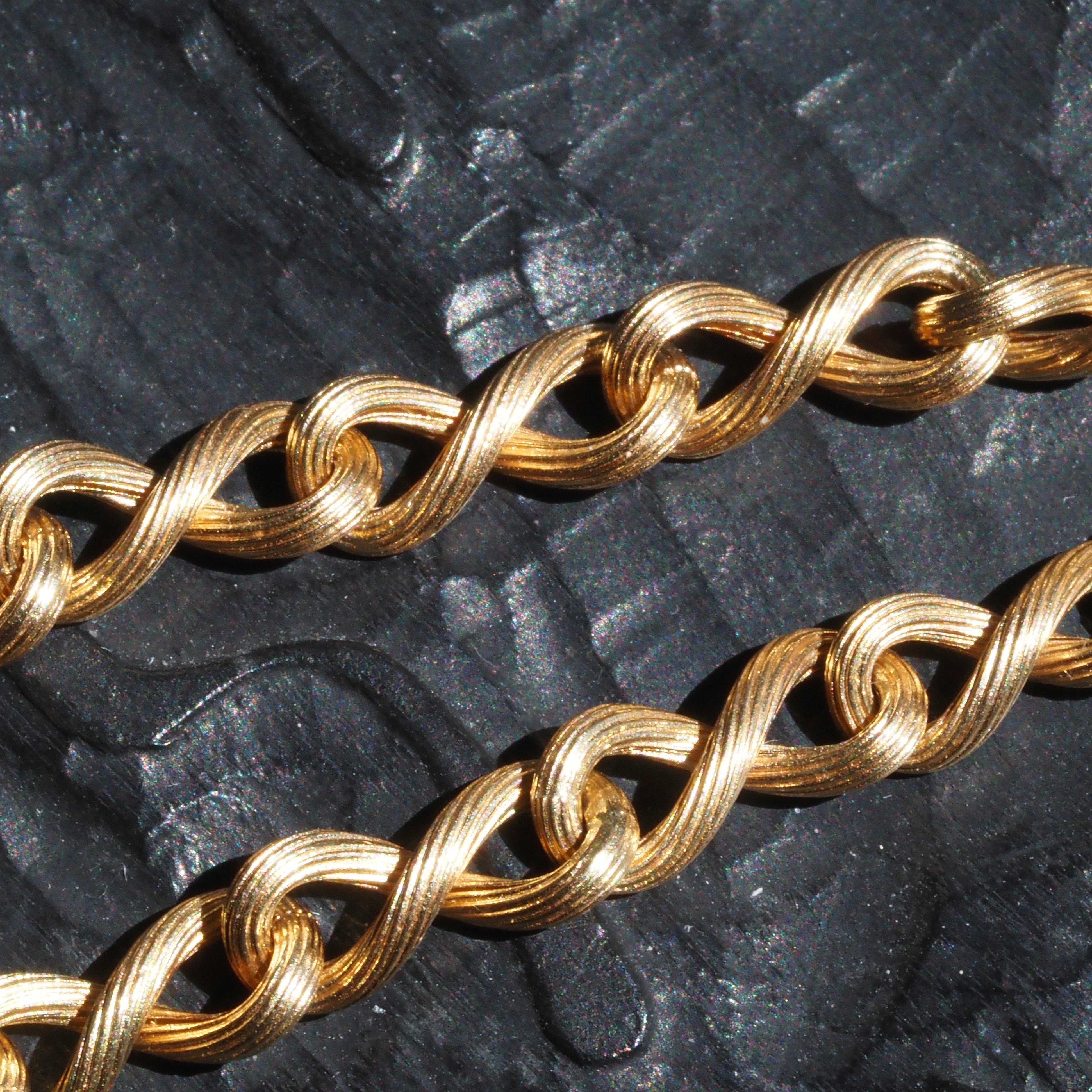 Vintage Italian 18k Gold Fluted Infinity Chain Bracelet