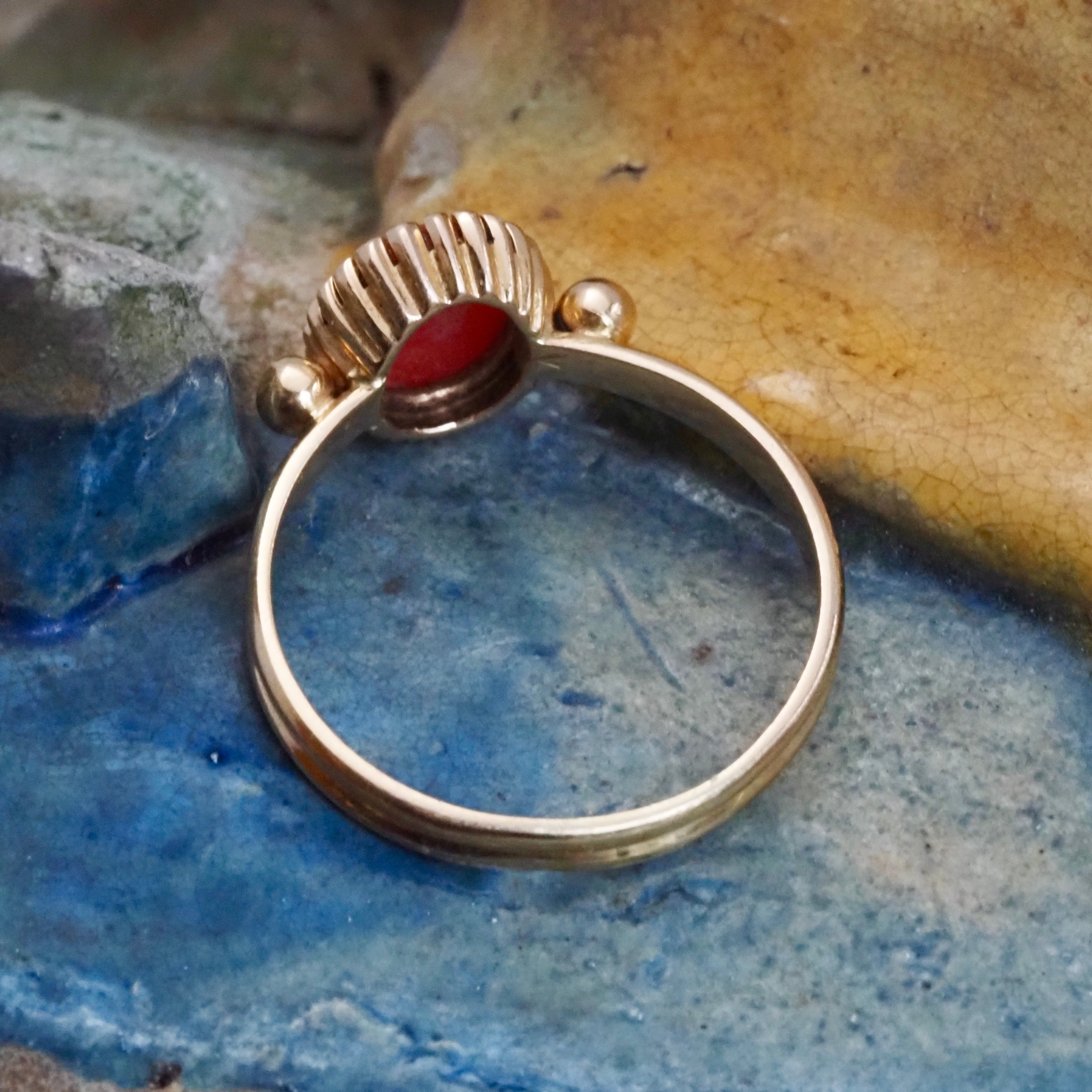Antique Coral 18k Gold Ring
