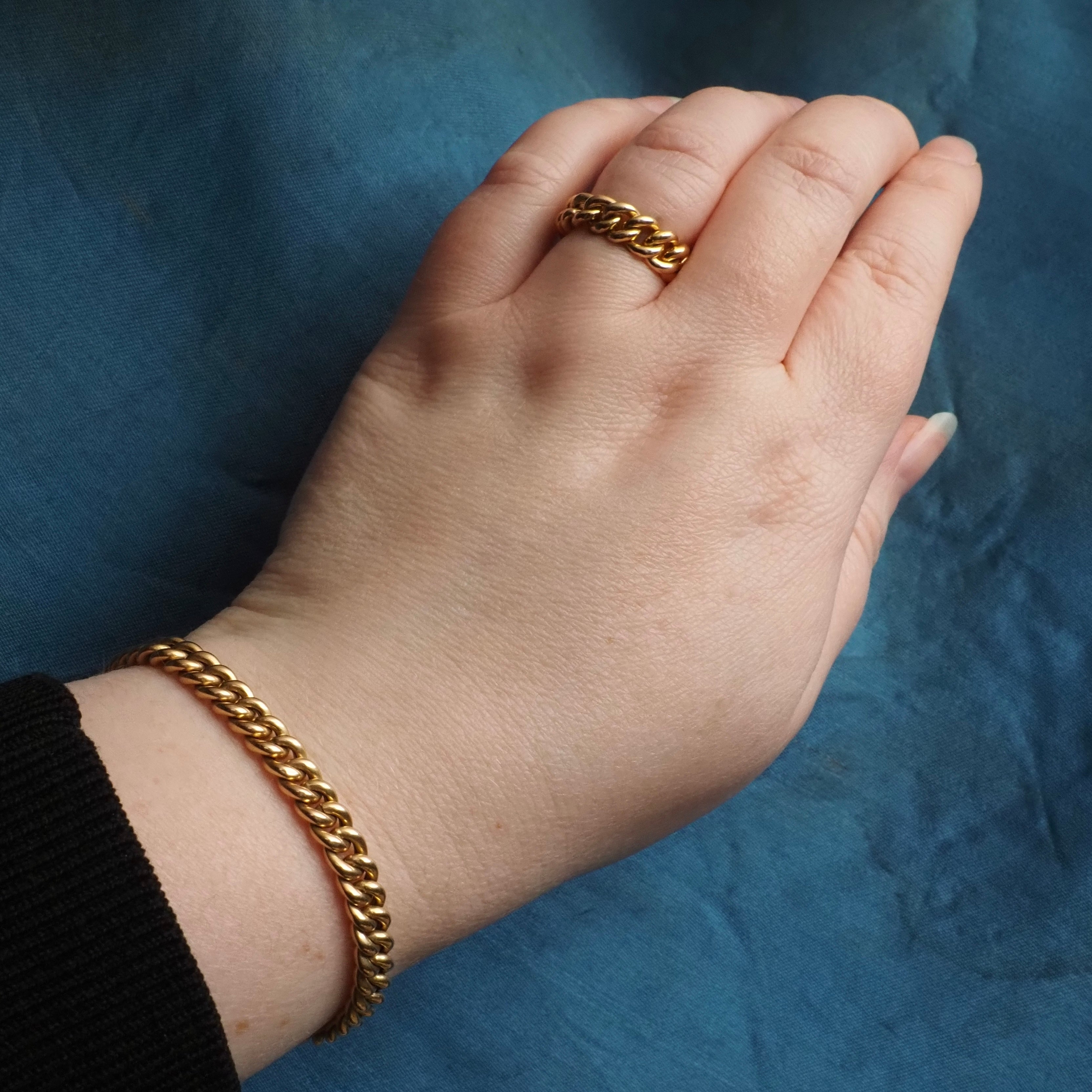 Vintage 18k Gold Solid Curb Chain Ring