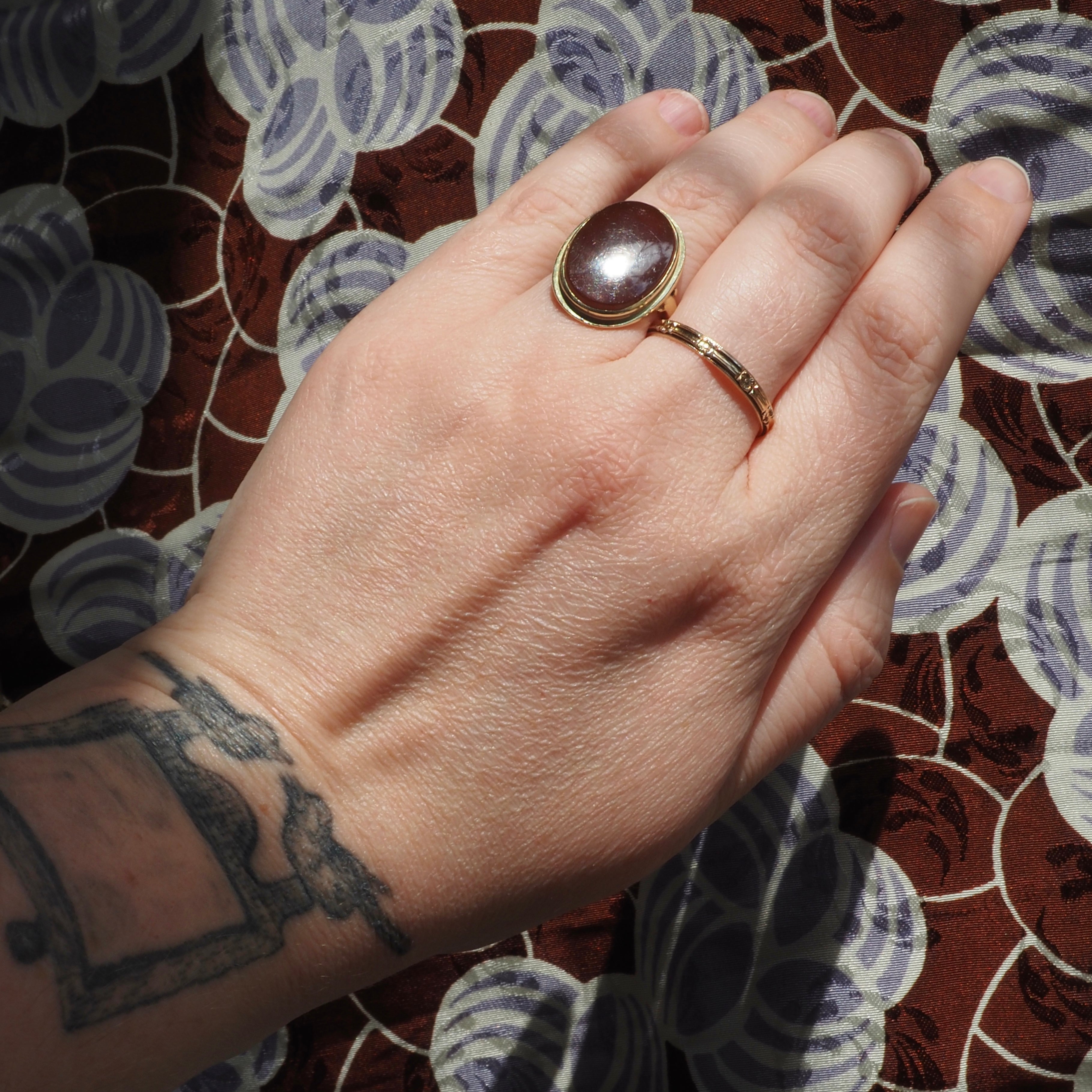 Antique Wide Oval Carnelian 14k Gold Ring