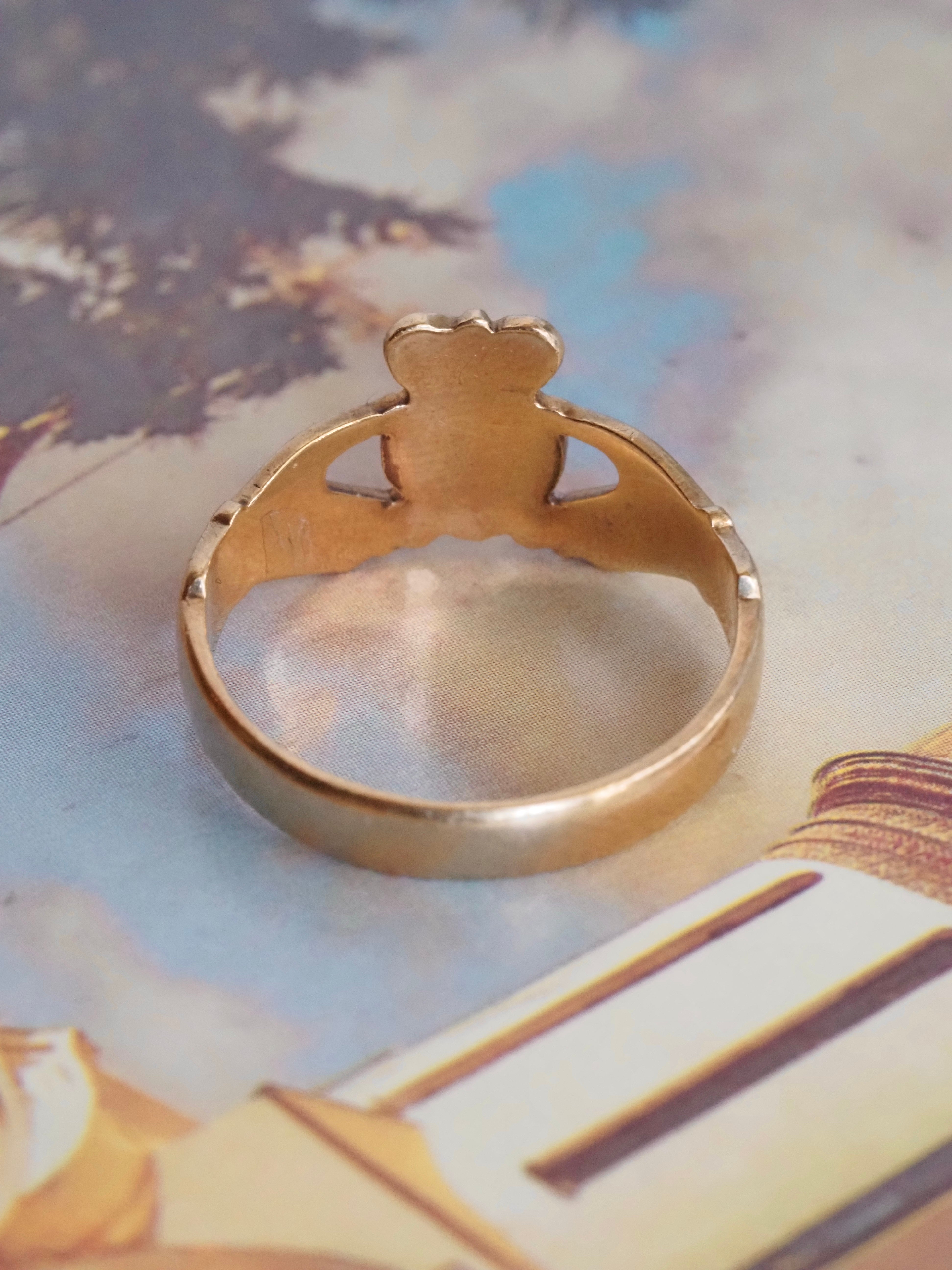 Vintage Irish 9k Gold Claddagh Ring
