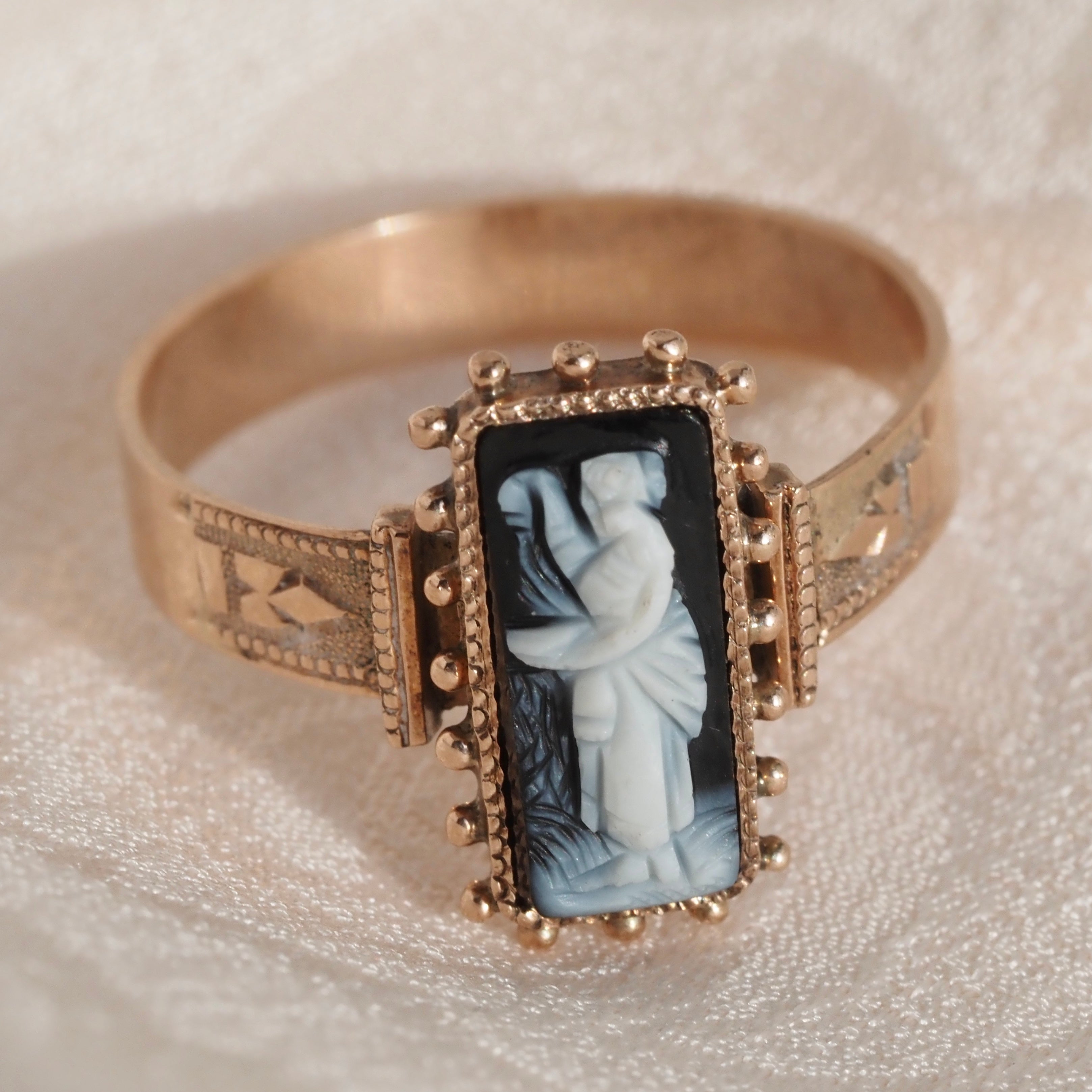 Victorian Water Bearer Sardonyx Cameo 10k Gold Ring