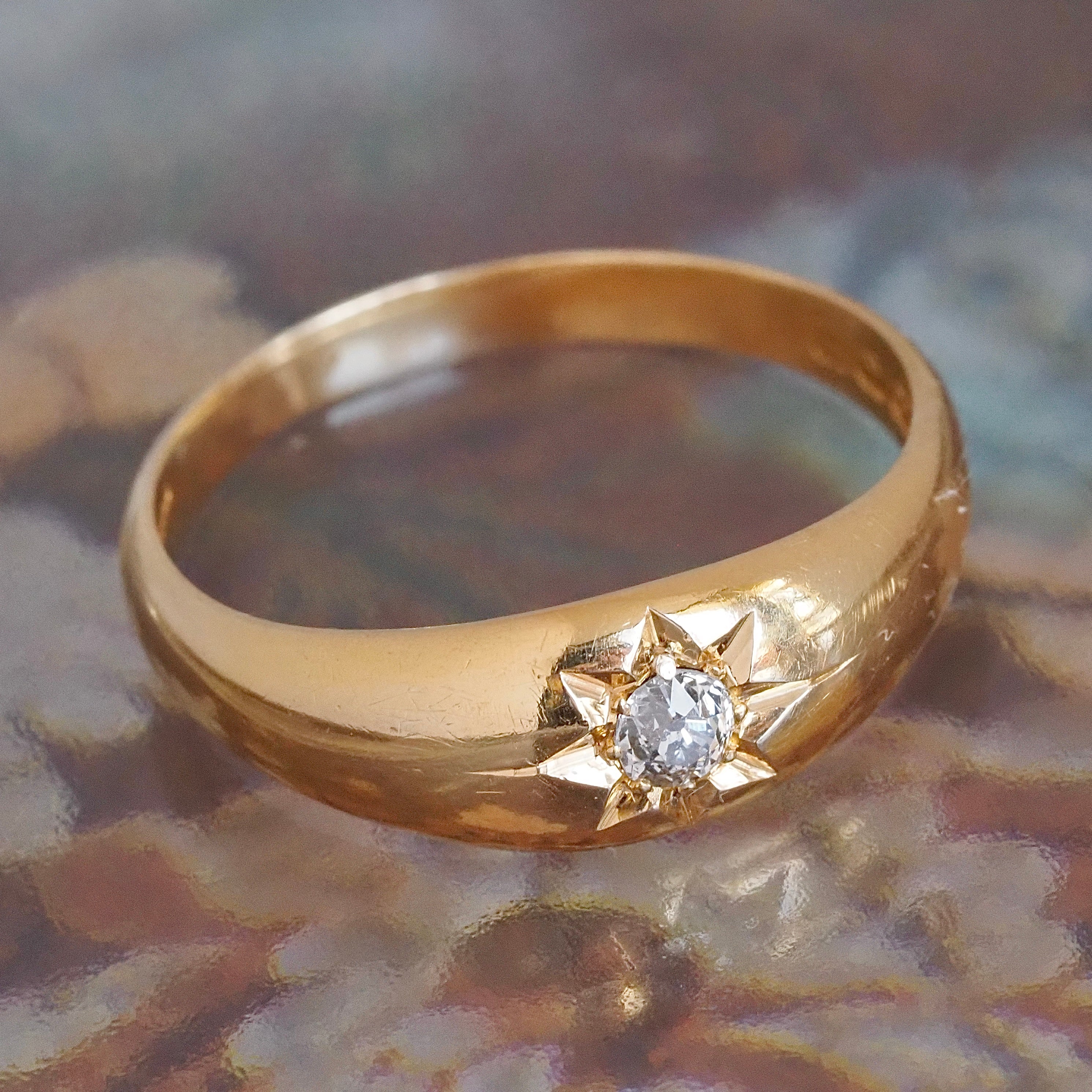 Antique English c. 1911-1912 Starburst Set Old Mine Cut Diamond 18k Gold Ring