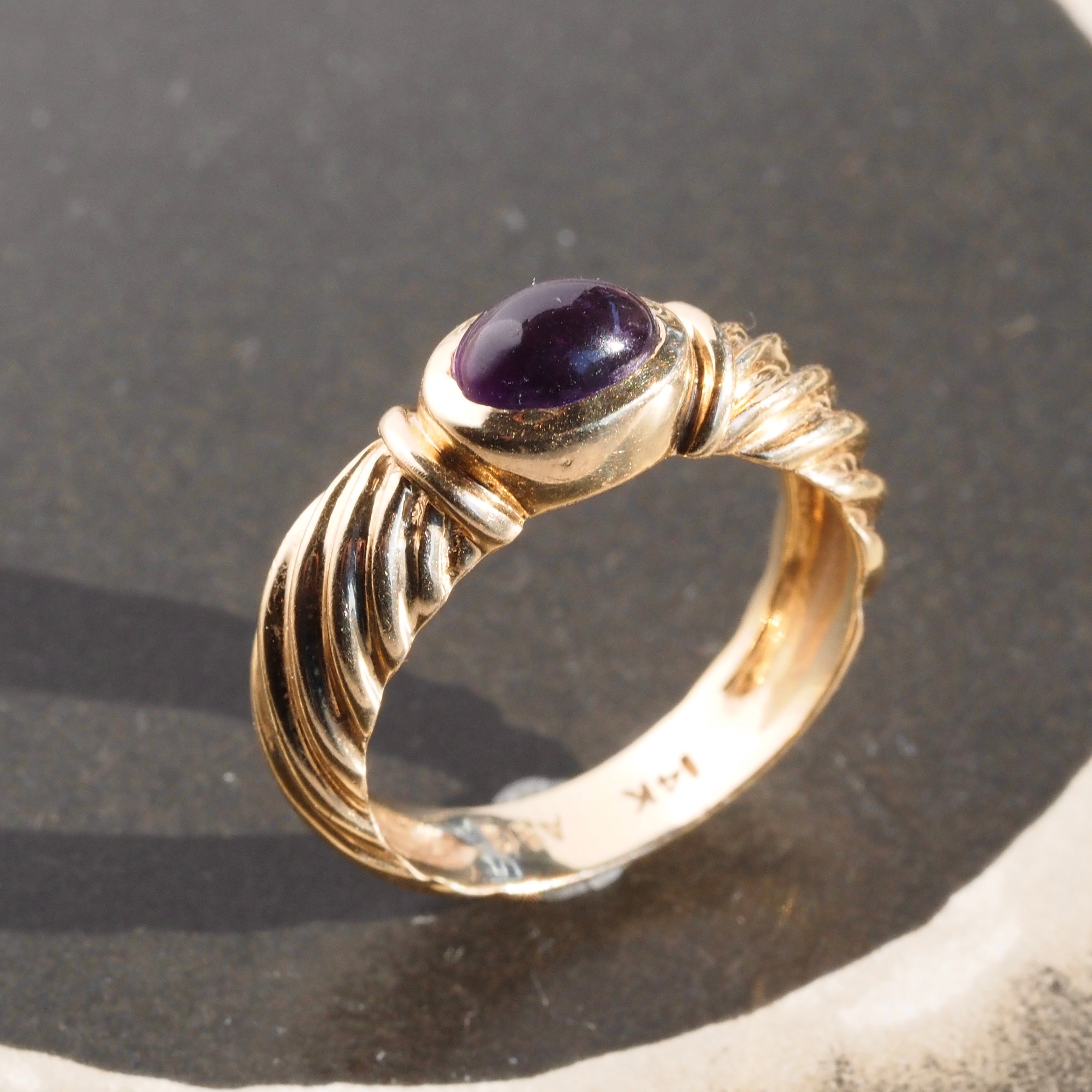 Vintage Amethyst Cabochon 14k Gold Ring