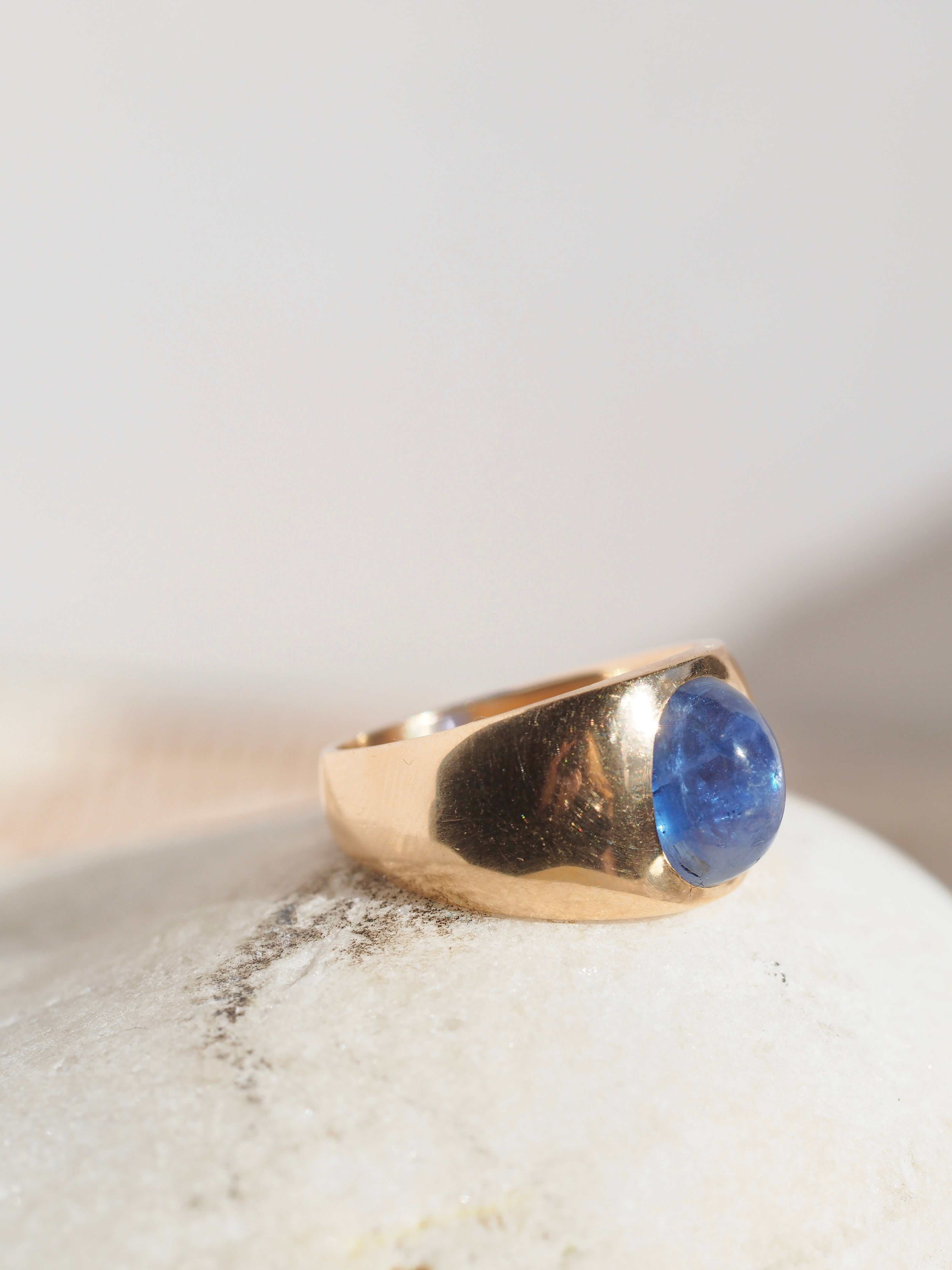 Vintage 14k Gold Natural Sapphire Sugarloaf Cabochon Ring