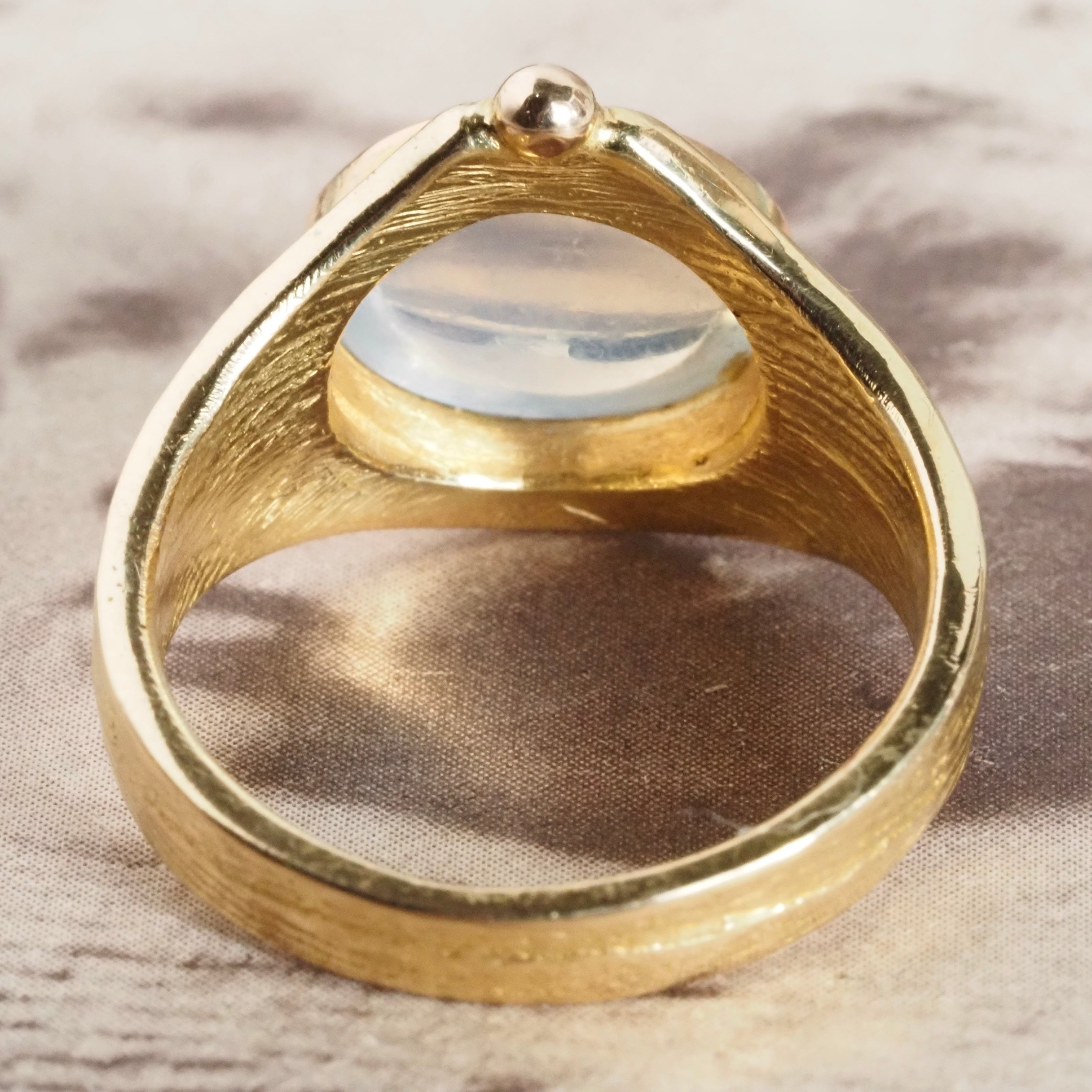 Moonstone Cabochon 18k Gold Ring