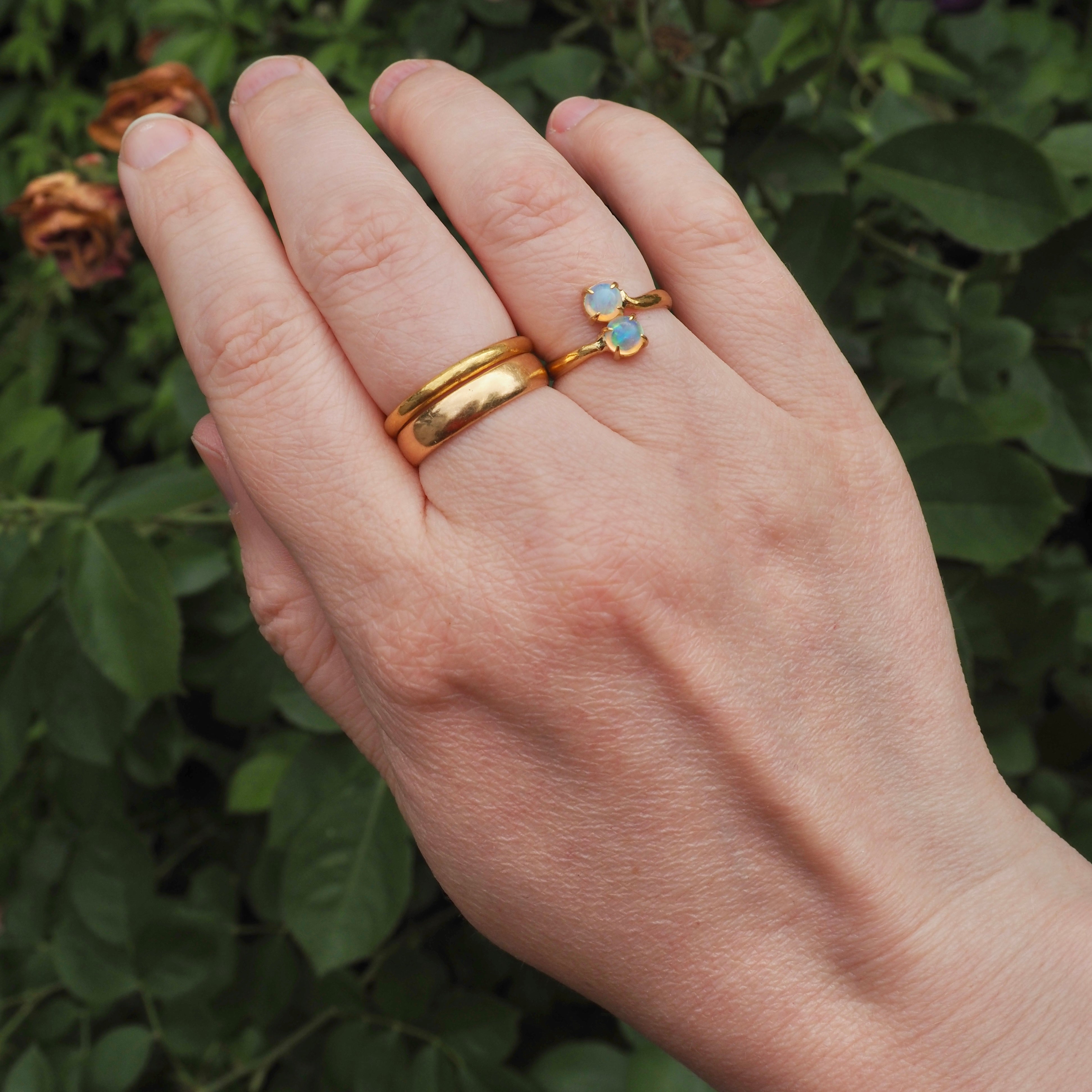 Vintage 22k Gold Jelly Opal Bypass Ring