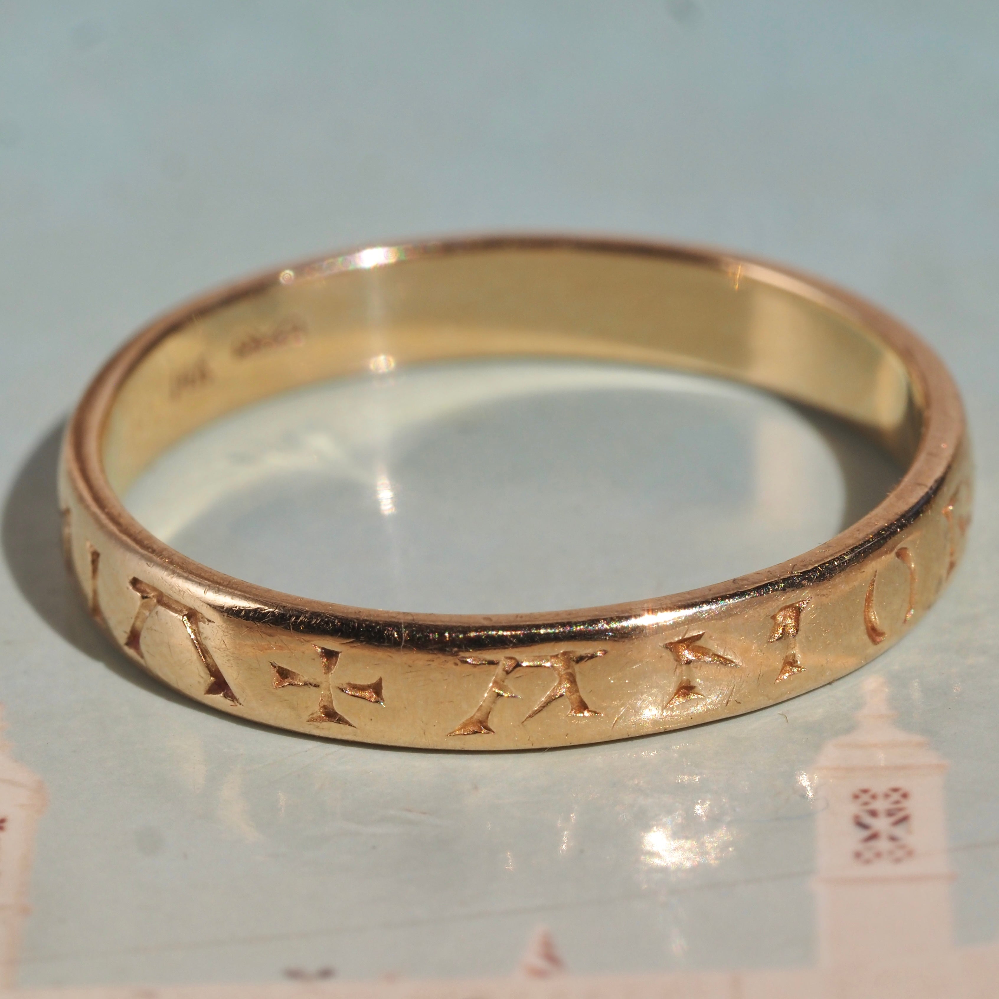 Vintage "Omnia Vincit Amor/Love Conquers All" Hand-Engraved 14k Gold Band
