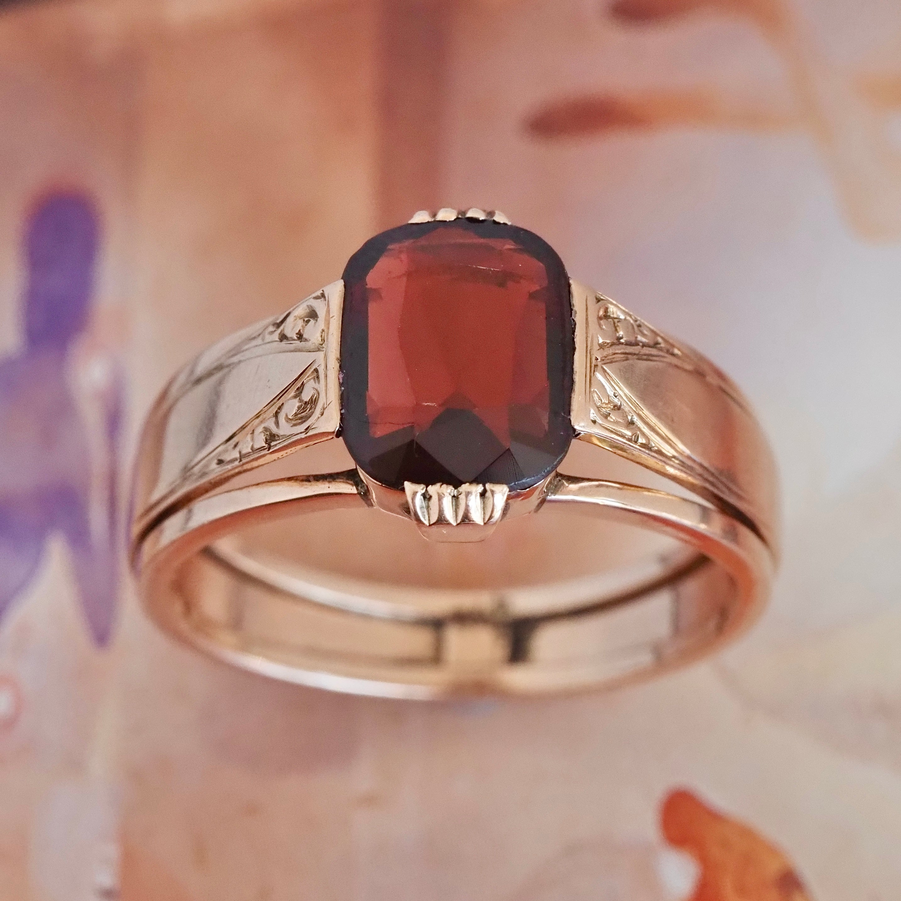 Antique 9k Gold Garnet Ring