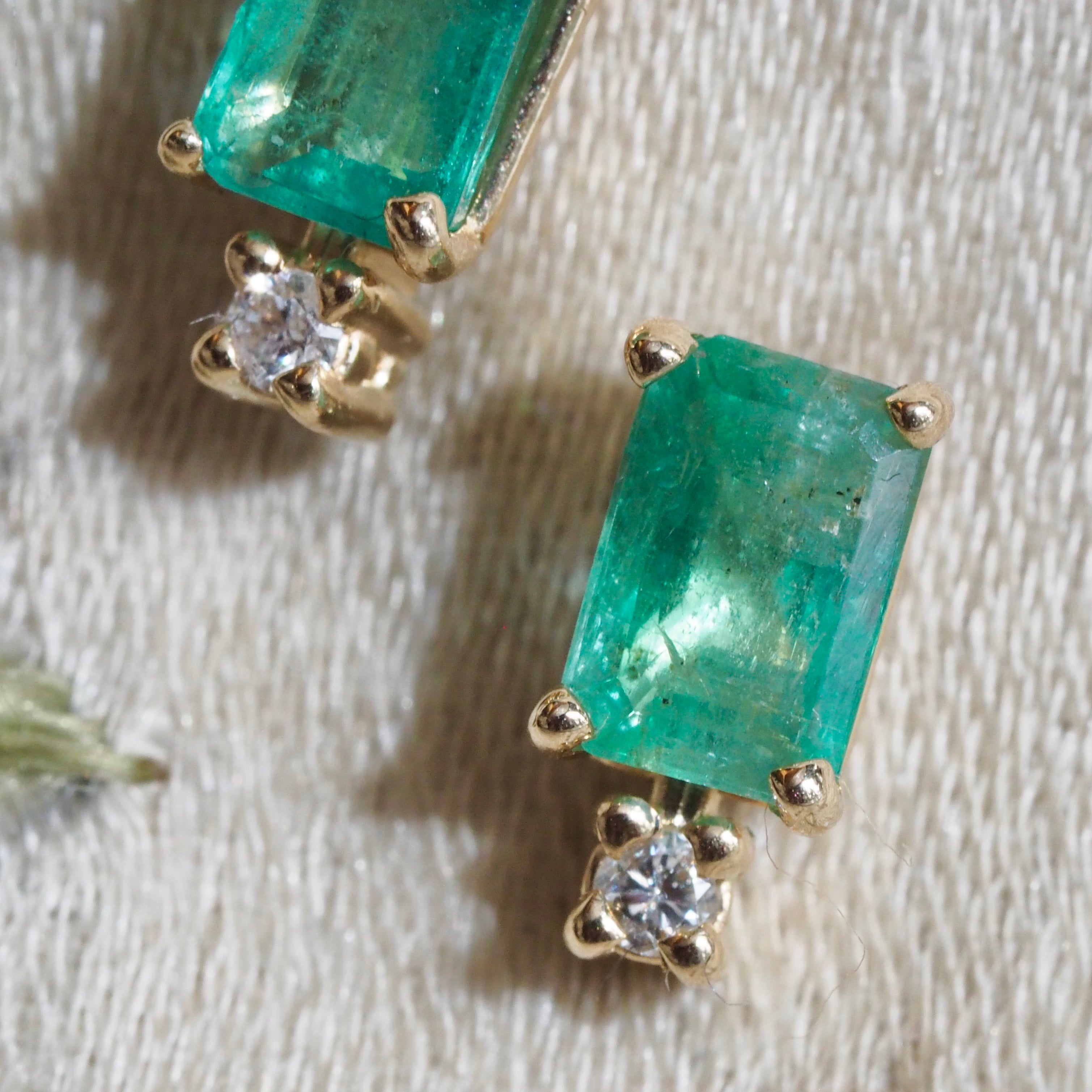 Vintage 14k Gold Emerald and Diamond Earrings