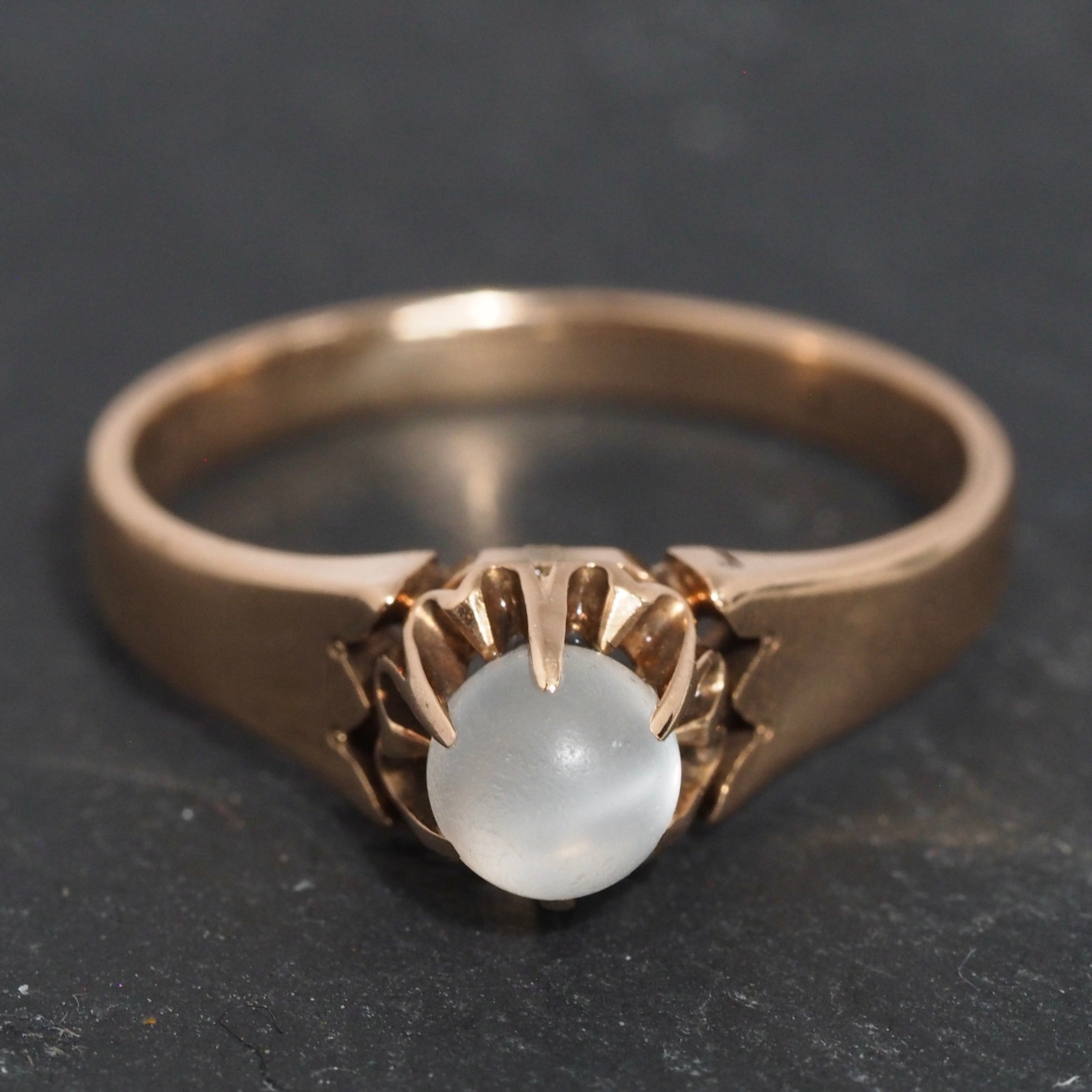 Antique Victorian 14k Gold Moonstone Solitaire Ring