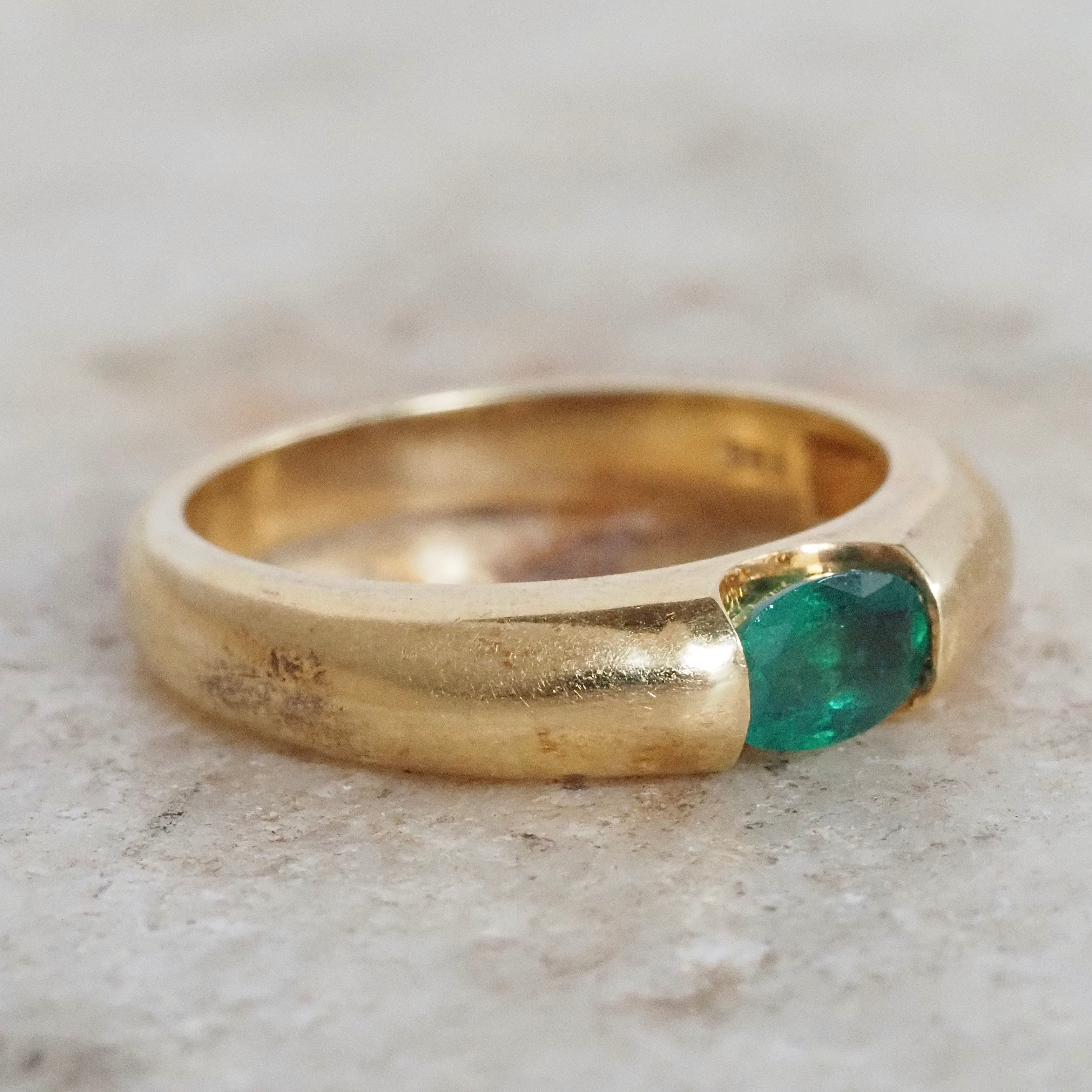 Vintage 18k Gold Emerald Ring