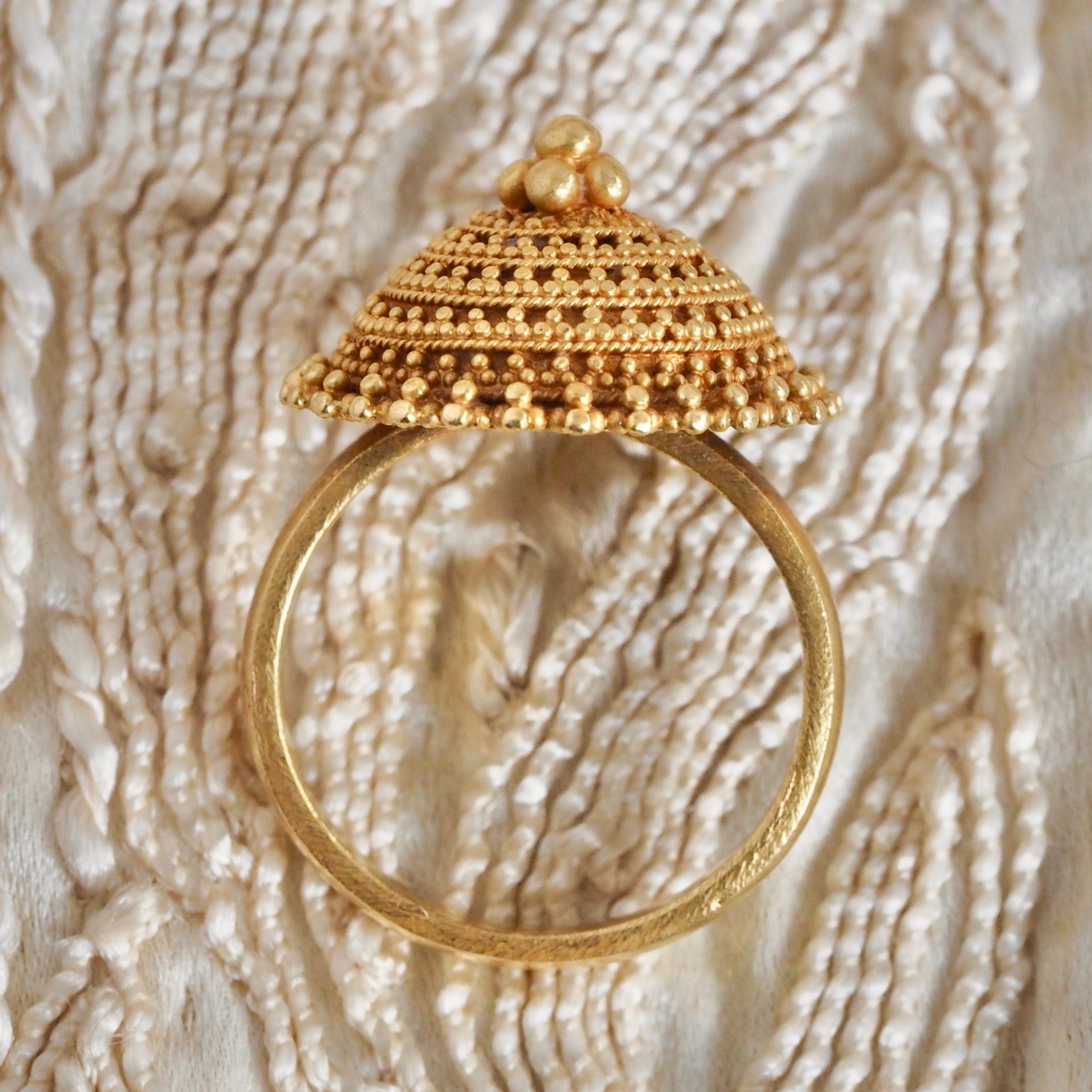 Antique Indian 22k Gold Dome Ring