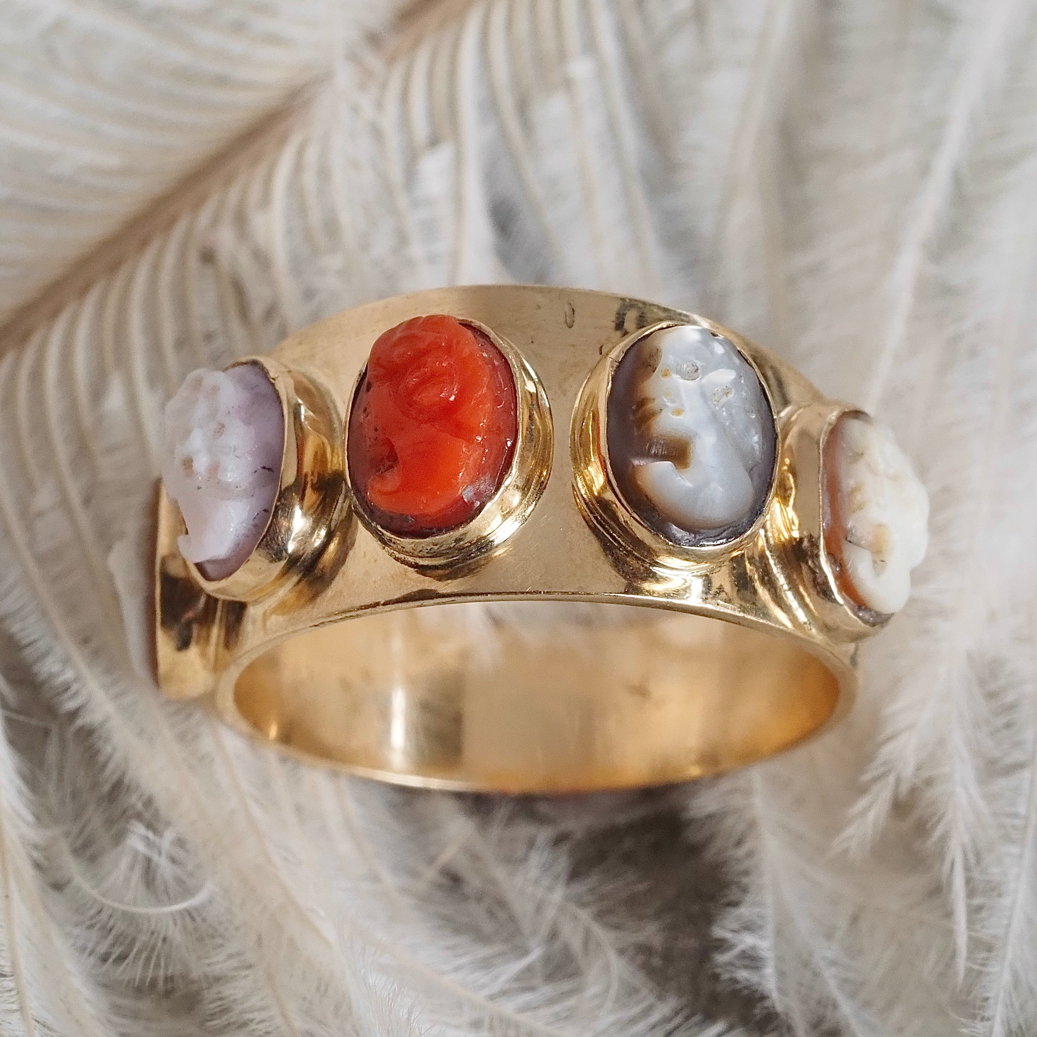 Vintage Cameo Coral Mother of Pearl and Shell 14k Gold Ring