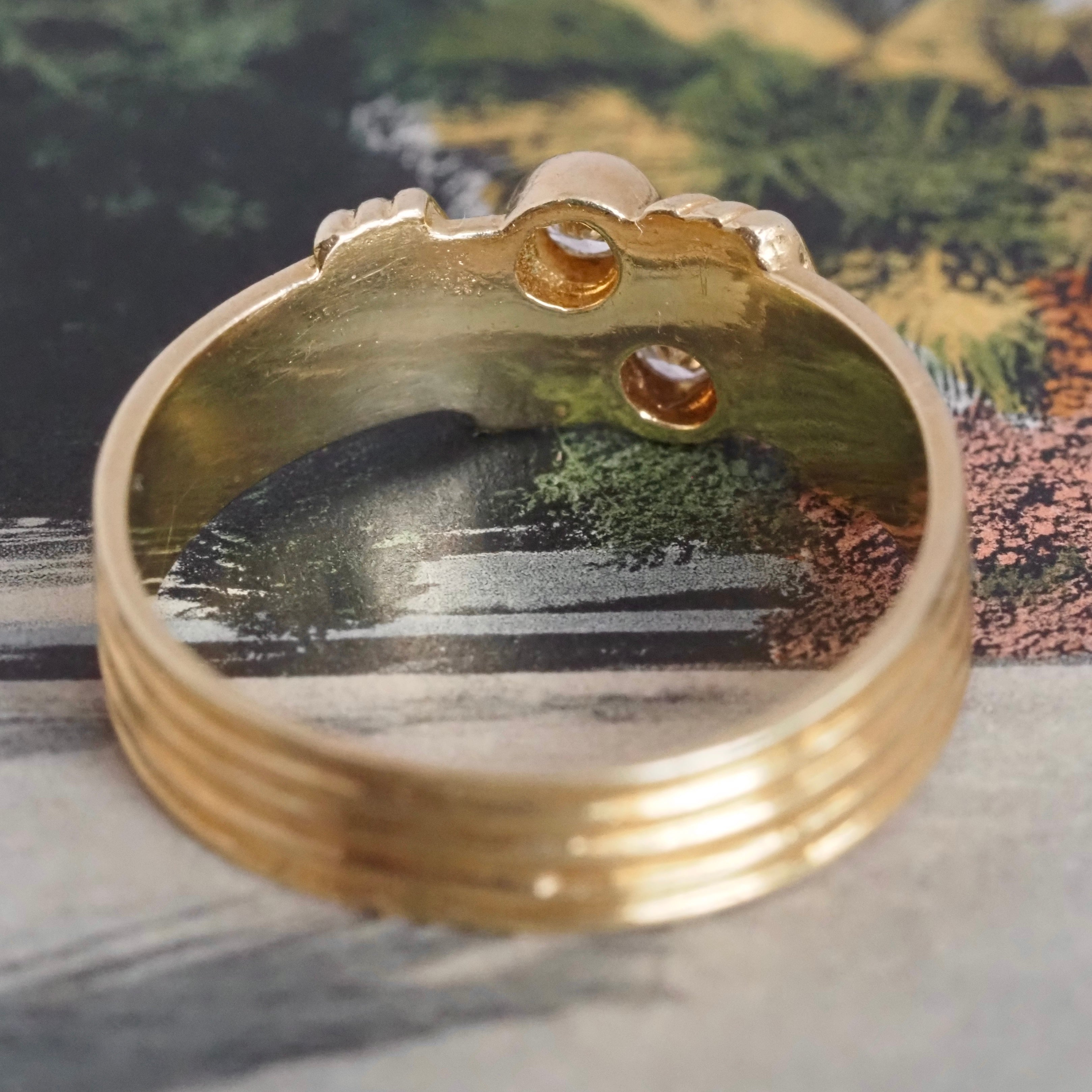 Vintage Double Diamond Fluted 18k Gold Ring