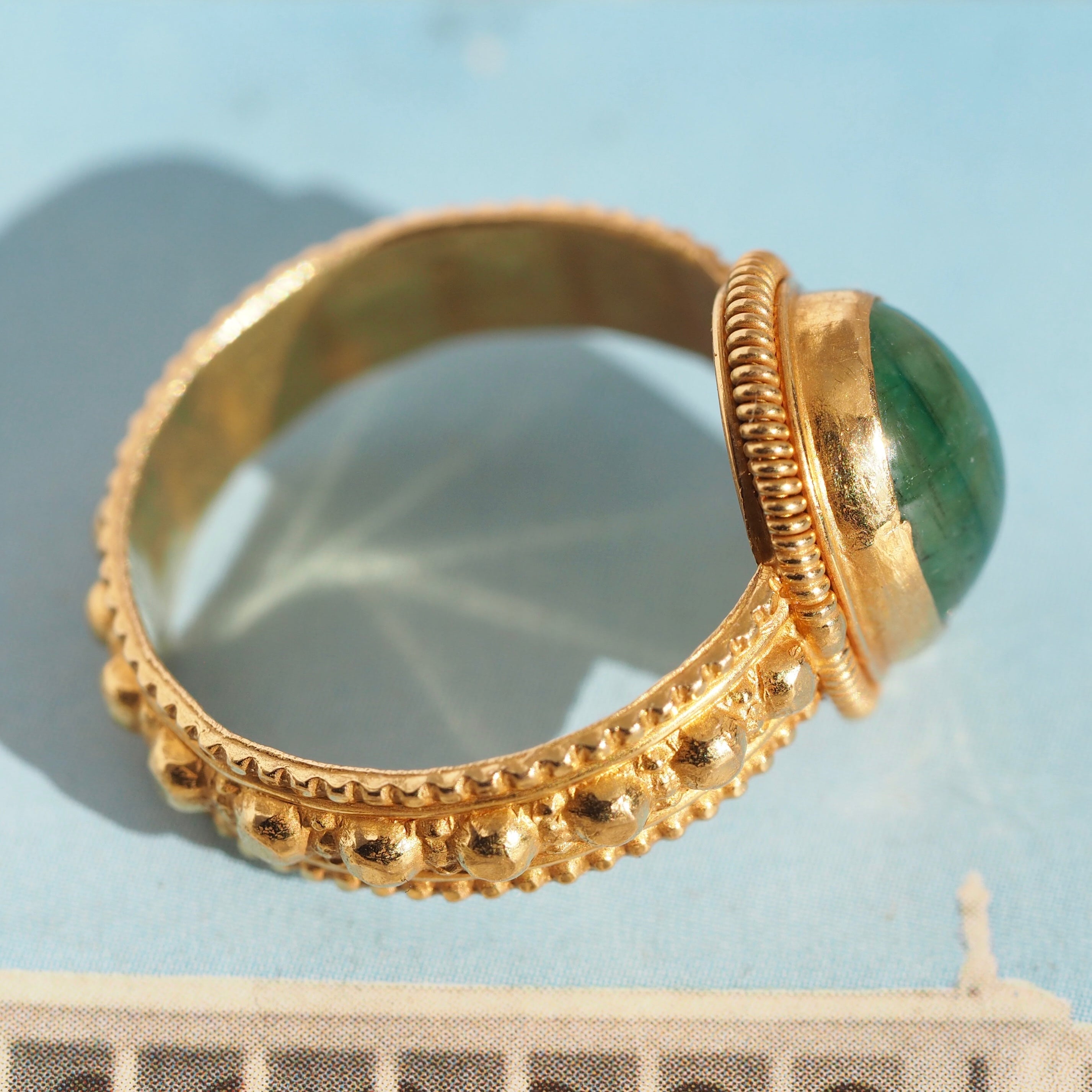 Vintage Indian 22k Gold Cabochon Emerald Ring