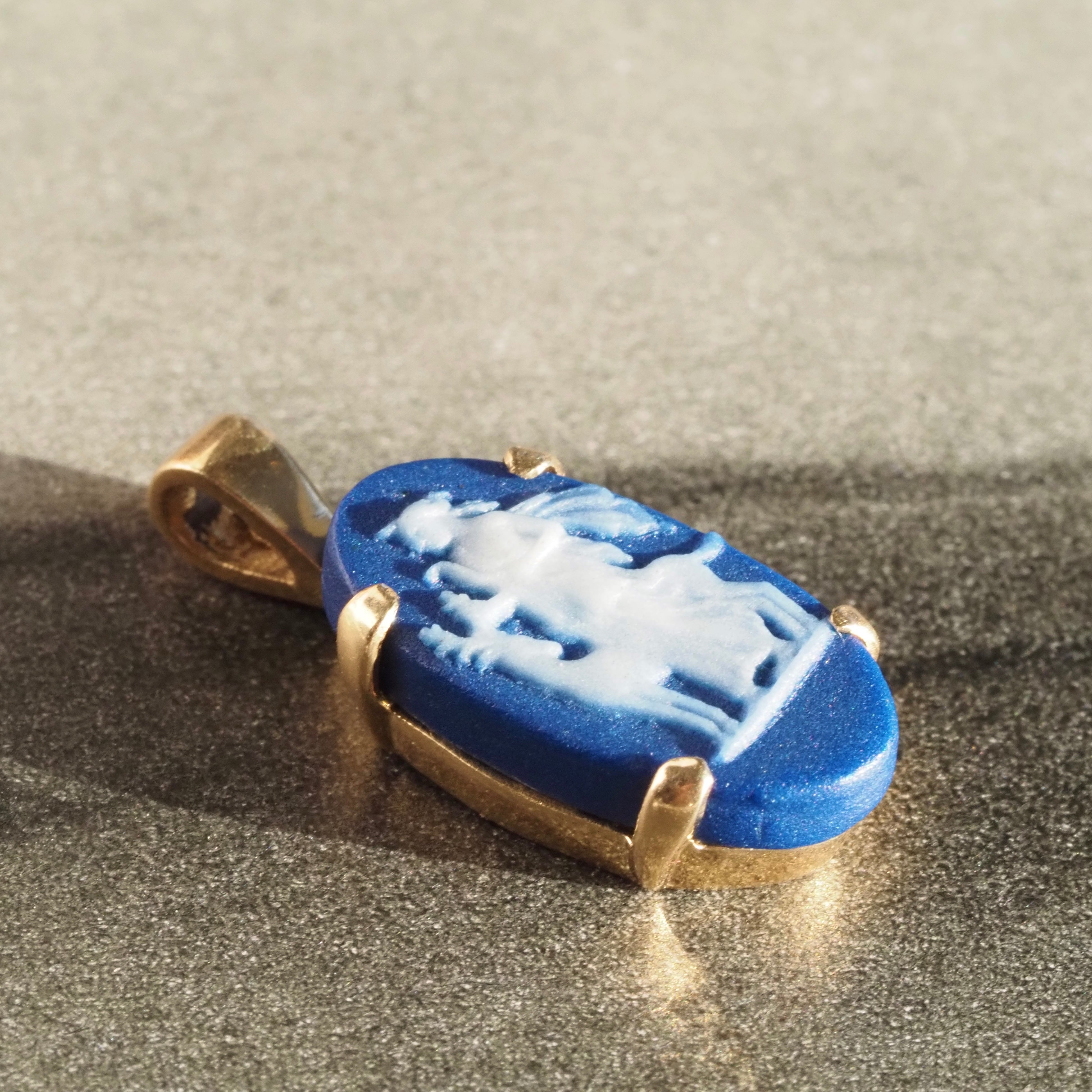 Vintage Diana & Stag Cameo 14k Gold Pendant