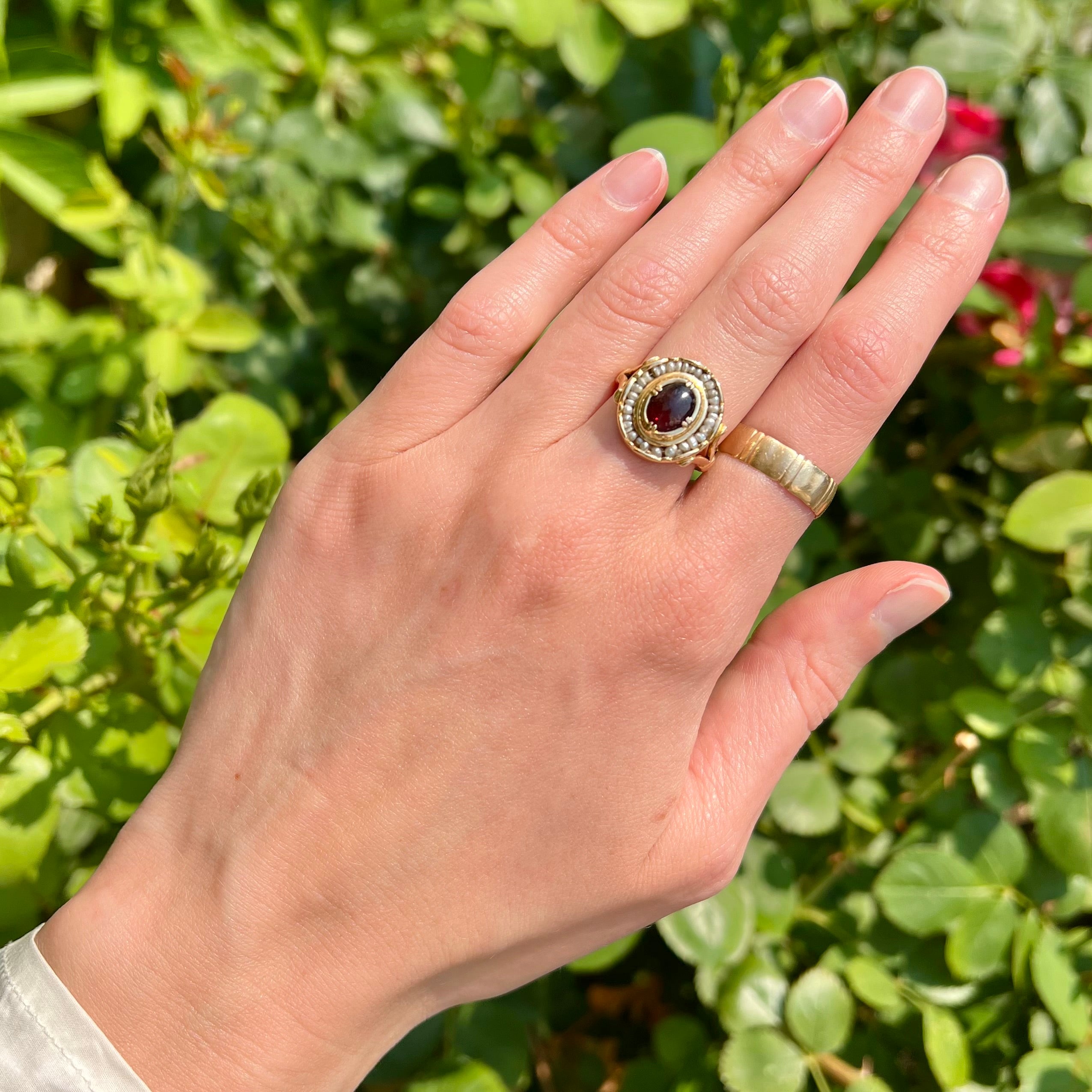 Vintage Metropolitan Museum of Art Reproduction 14k Gold Garnet and Seed Pearl Ring