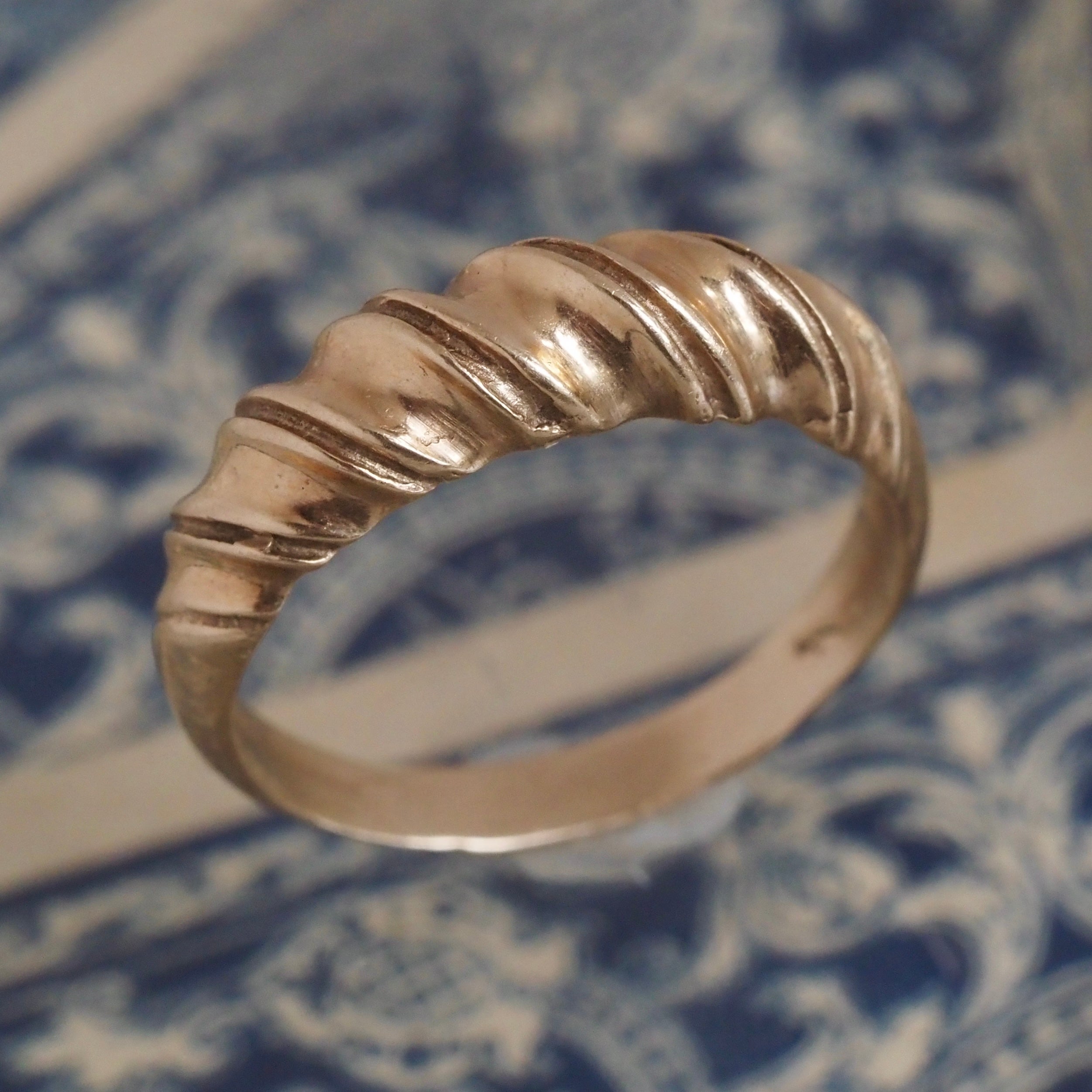 Vintage Shrimp 10k Gold Ring