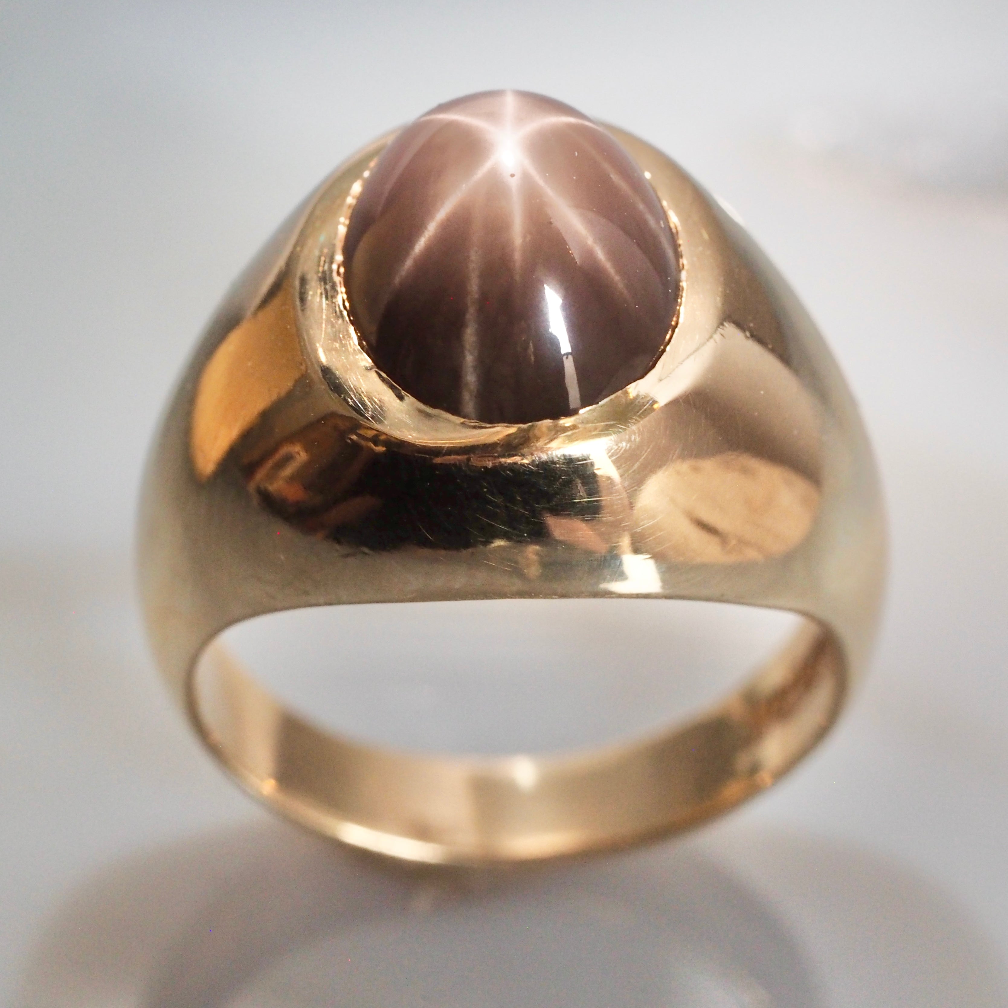 Vintage 10k Gold Black Star Sapphire Dome Ring