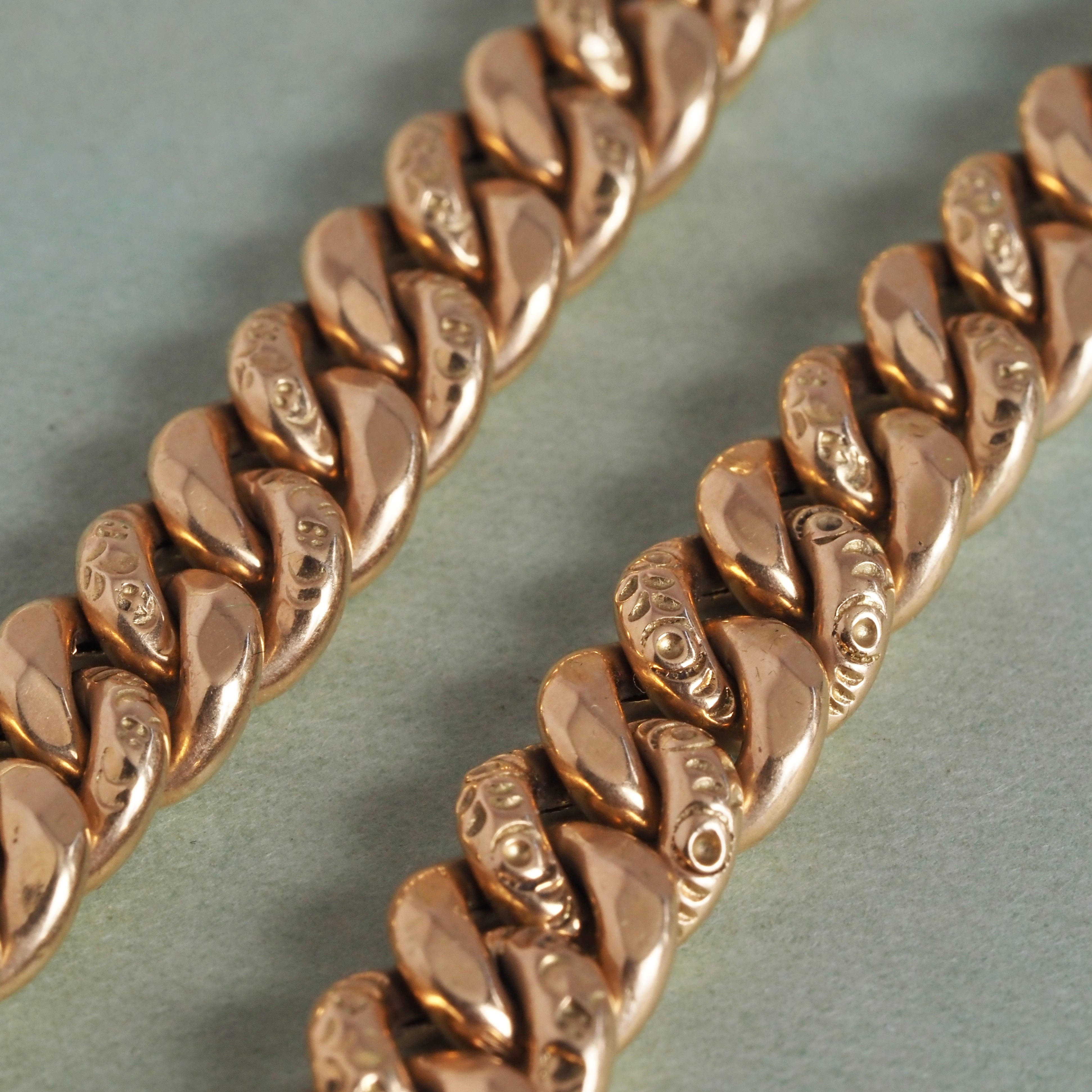Vintage Spanish 18k Gold Reversible Graduated Curb Chain Necklace