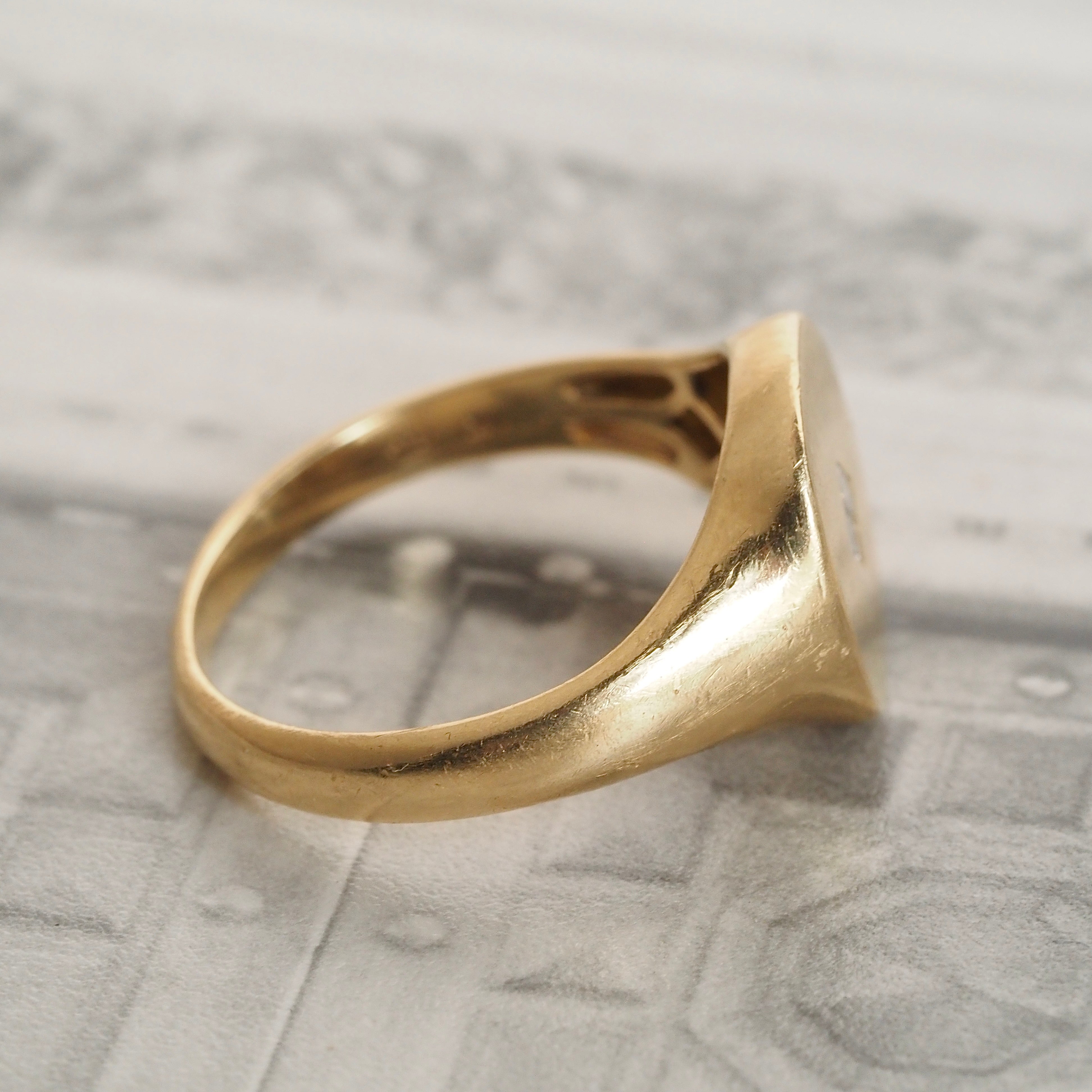 18k Gold Diamond Squared Signet Ring