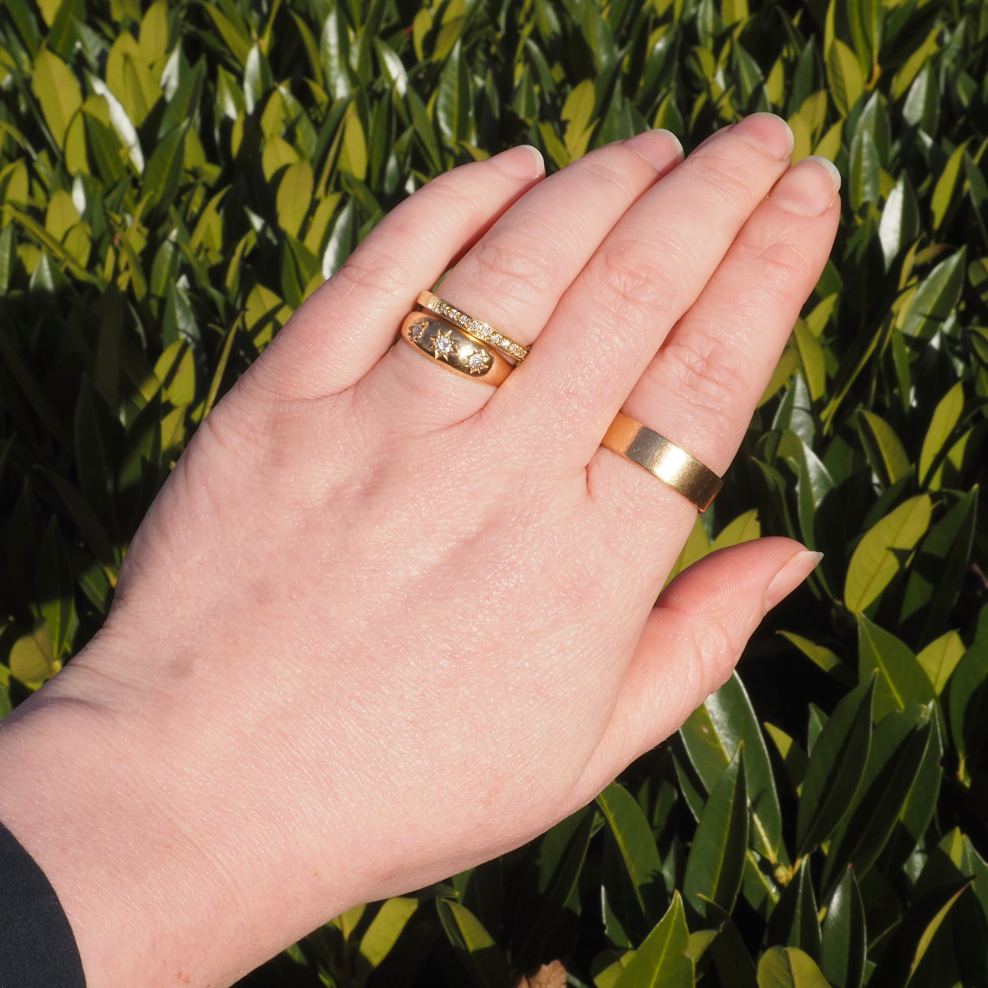 Antique English Starburst Flush Set Old Mine Cut Diamond Trilogy 18k Gold Ring