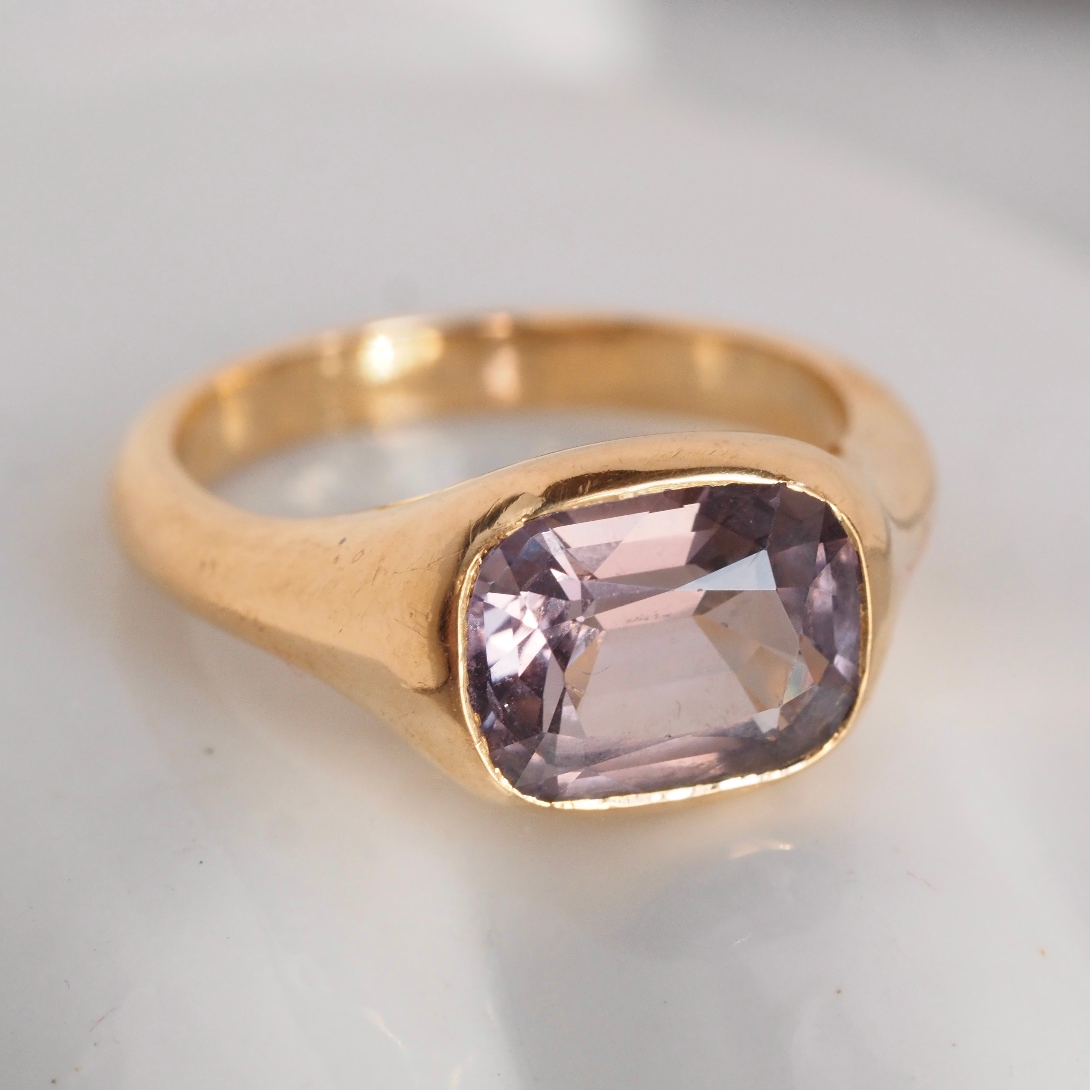 18k Gold Purple Spinel Signet Ring