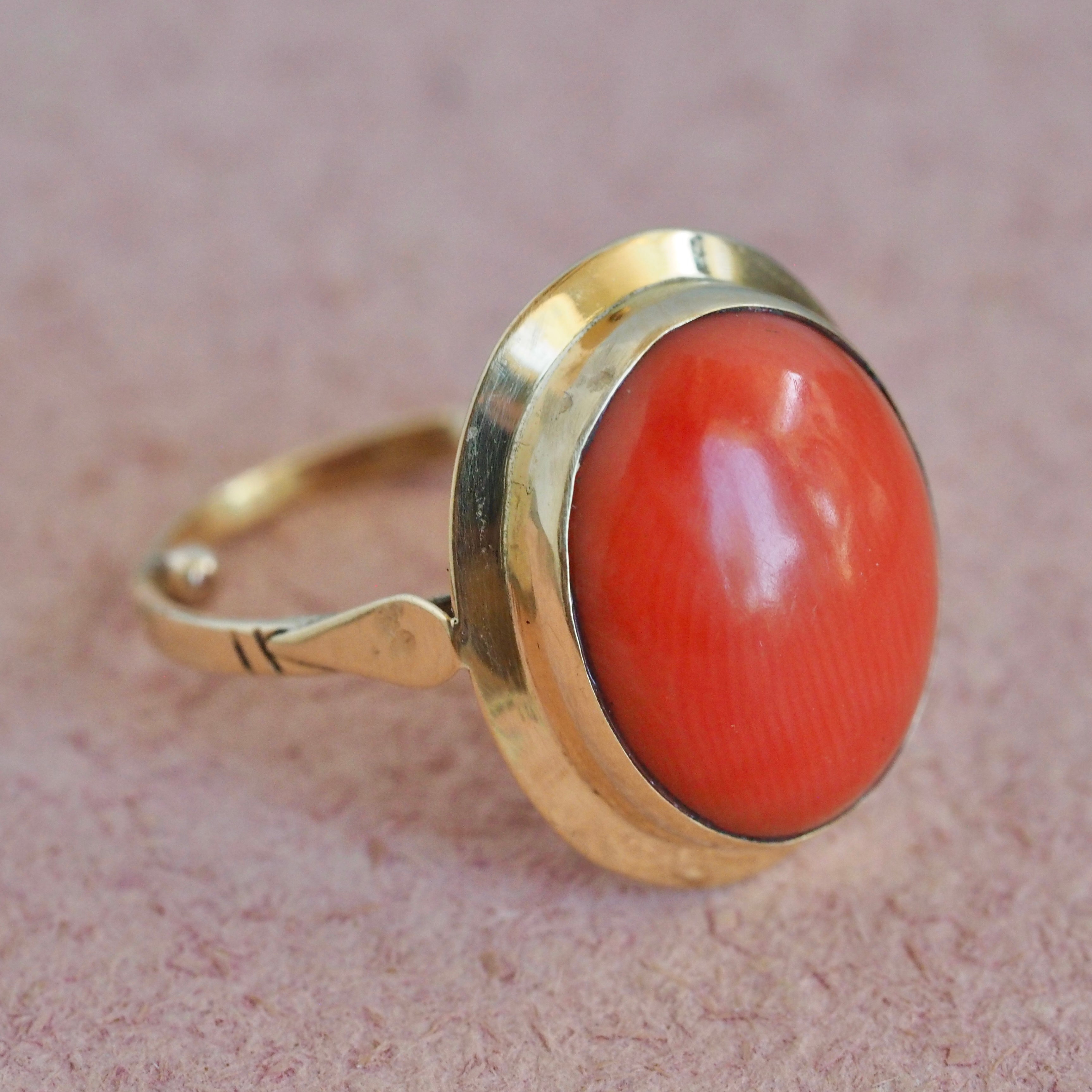 Vintage 14k Gold Coral Bezel Set Ring