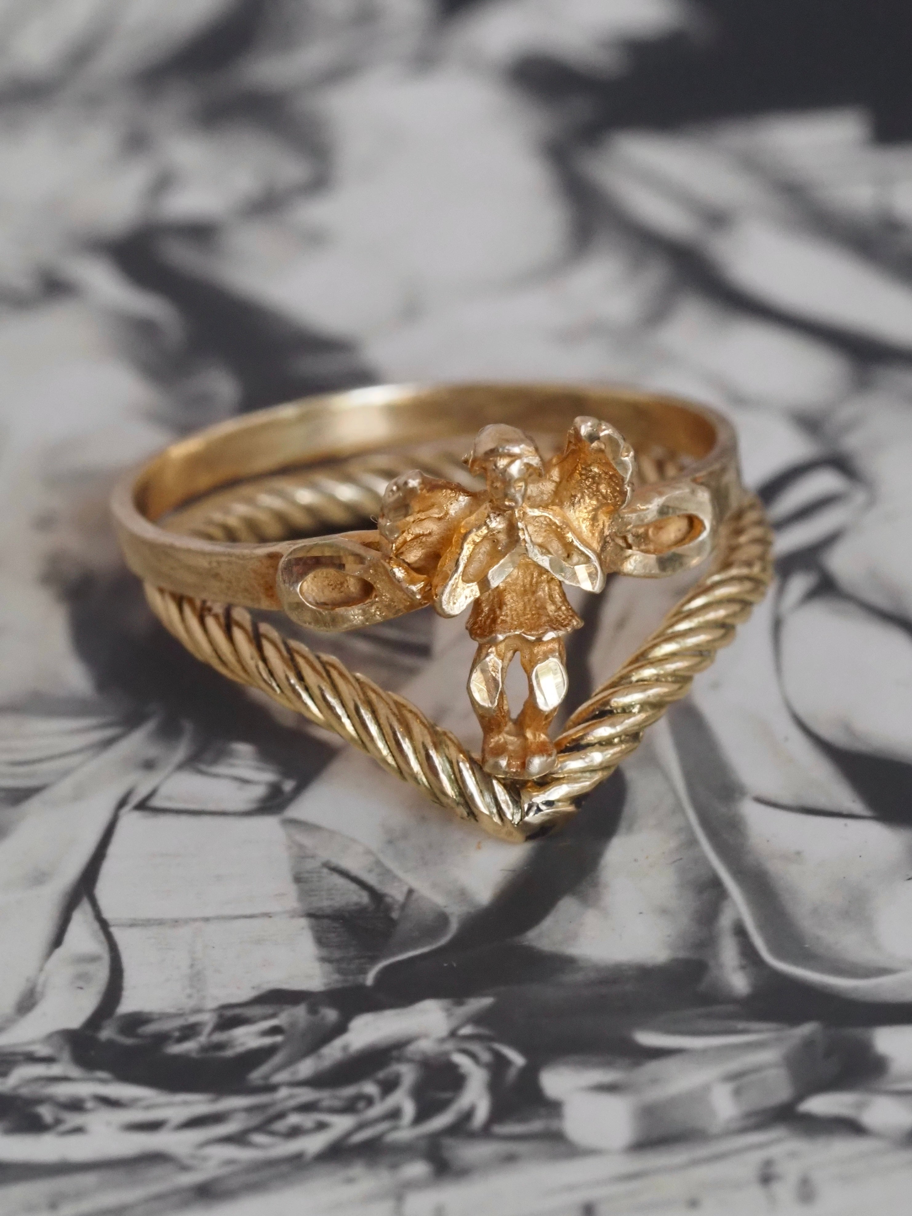 Vintage Twisted V 14k Gold Ring