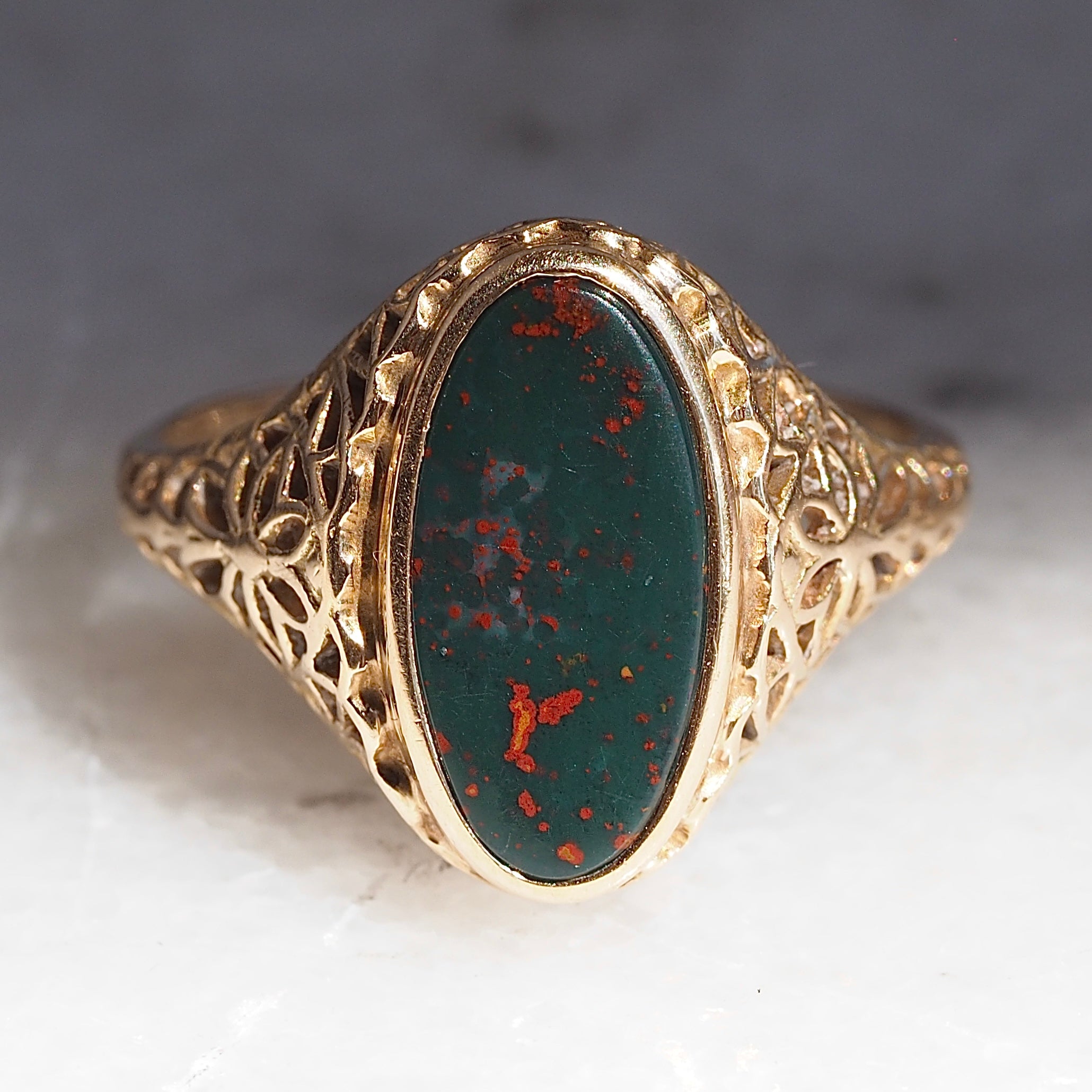 Antique Art Deco 14k Gold Bloodstone Filigree Ring