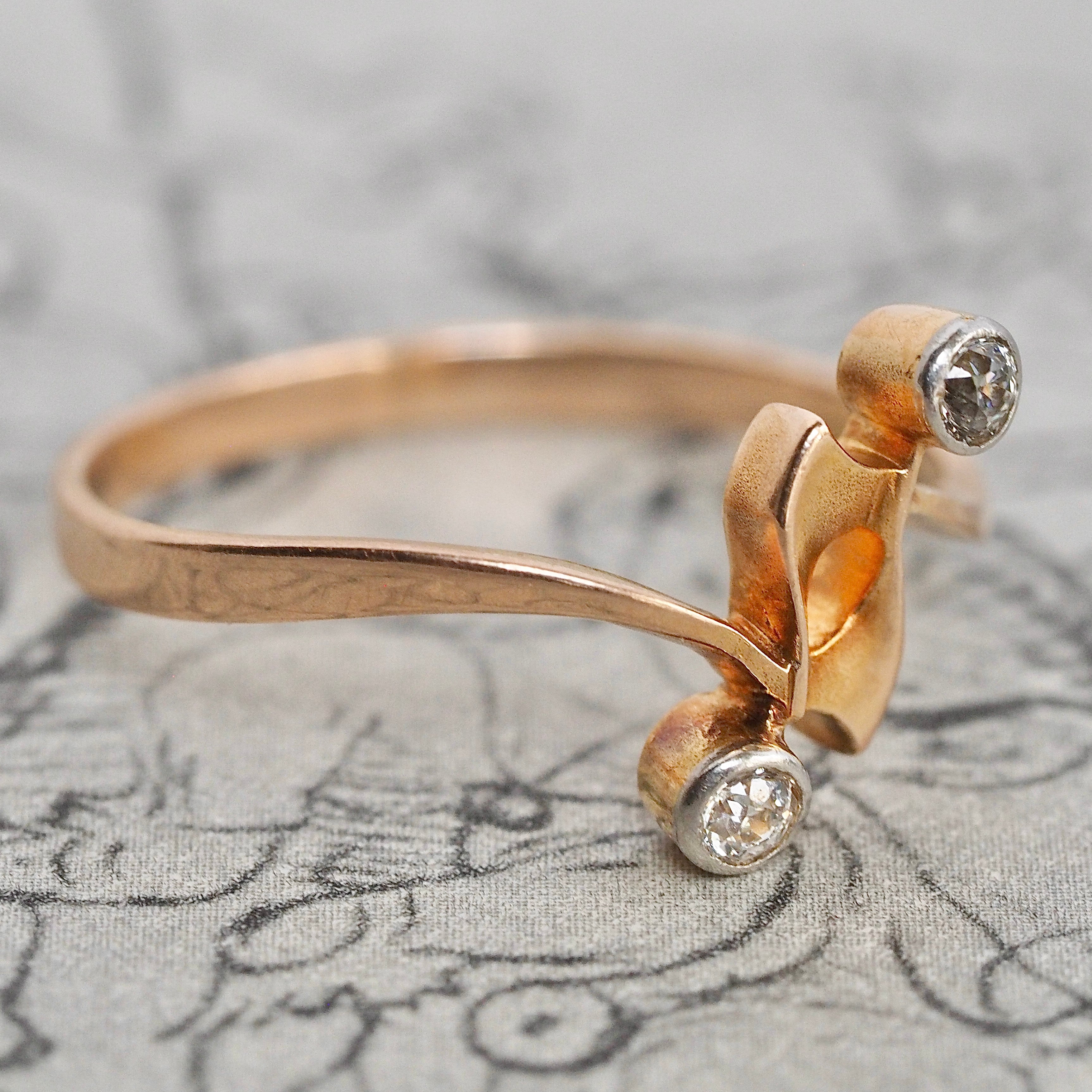 Antique German Art Deco 14k Gold Old Mine Cut Diamond Moi et Toi Ring
