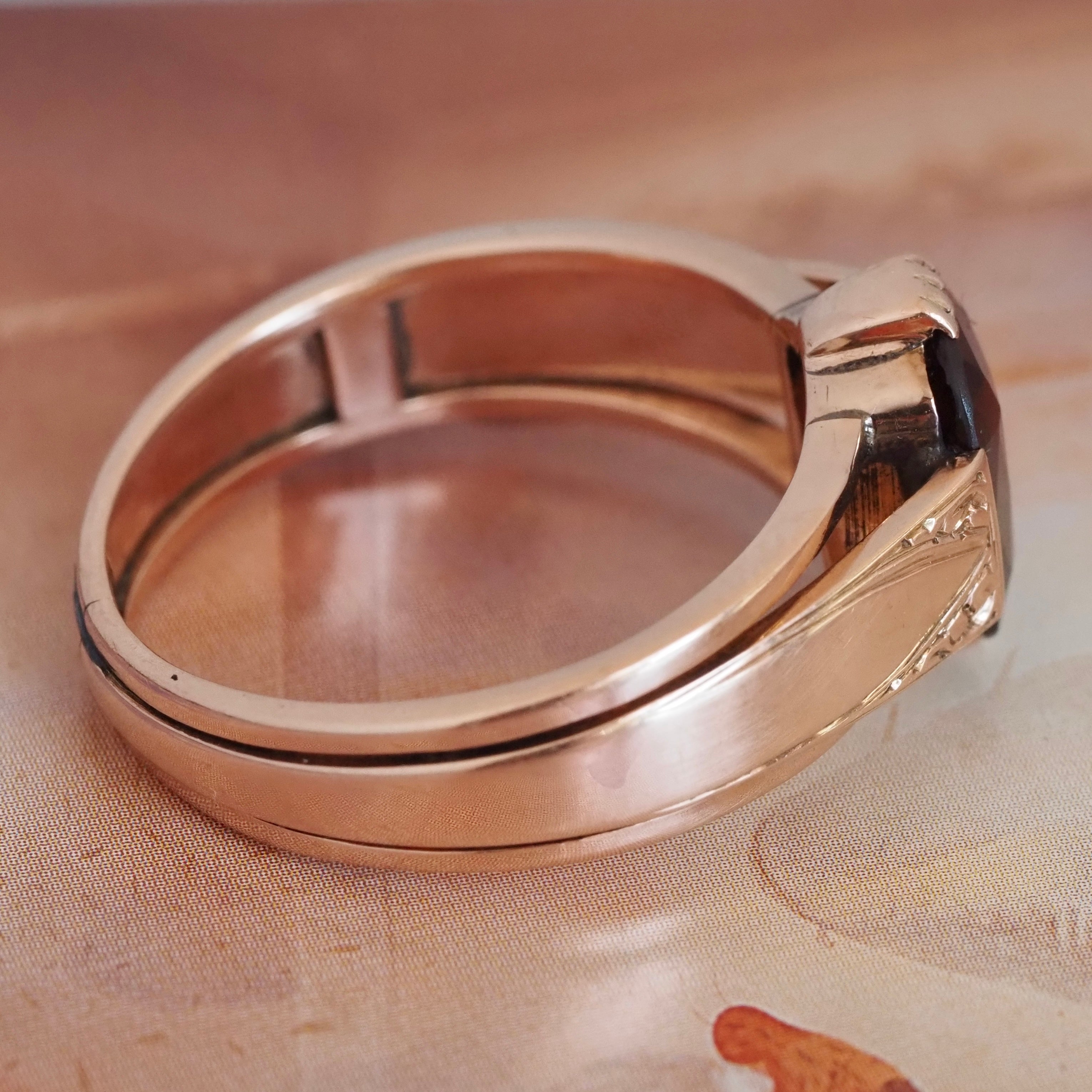 Antique 9k Gold Garnet Ring