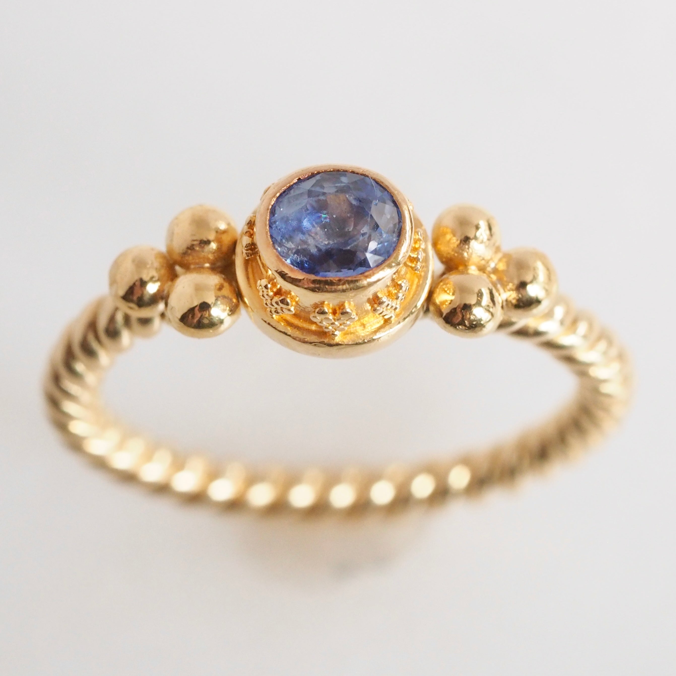 Estate Luna Felix 18k Gold Sapphire Twisted Rope Ring
