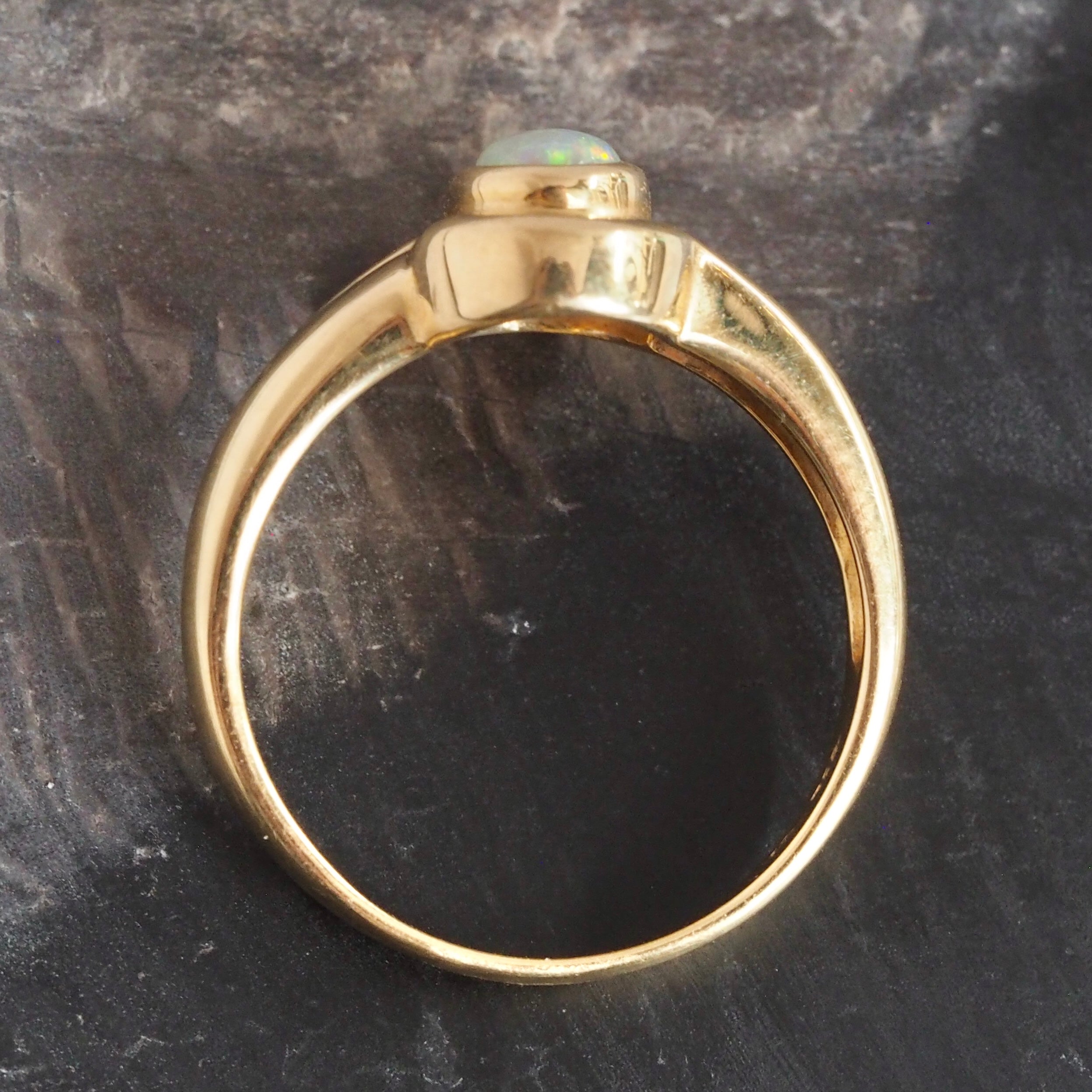 Vintage Modernist 18k Gold Opal Ring