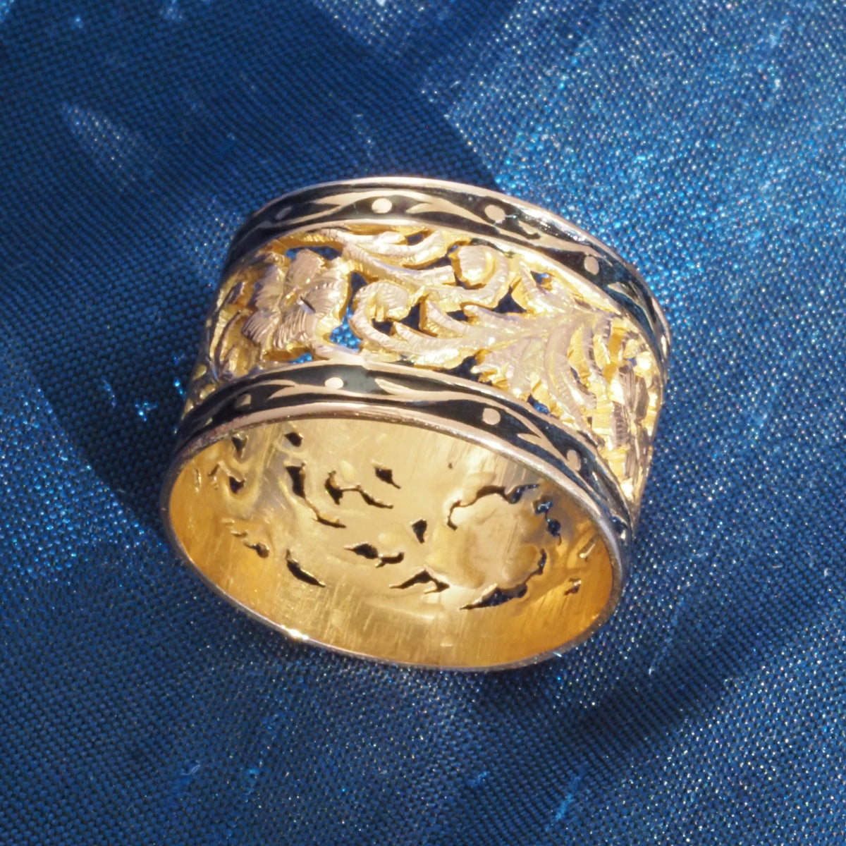 Vintage Ornate Floral Cutouts Enamel and 14k Gold Band