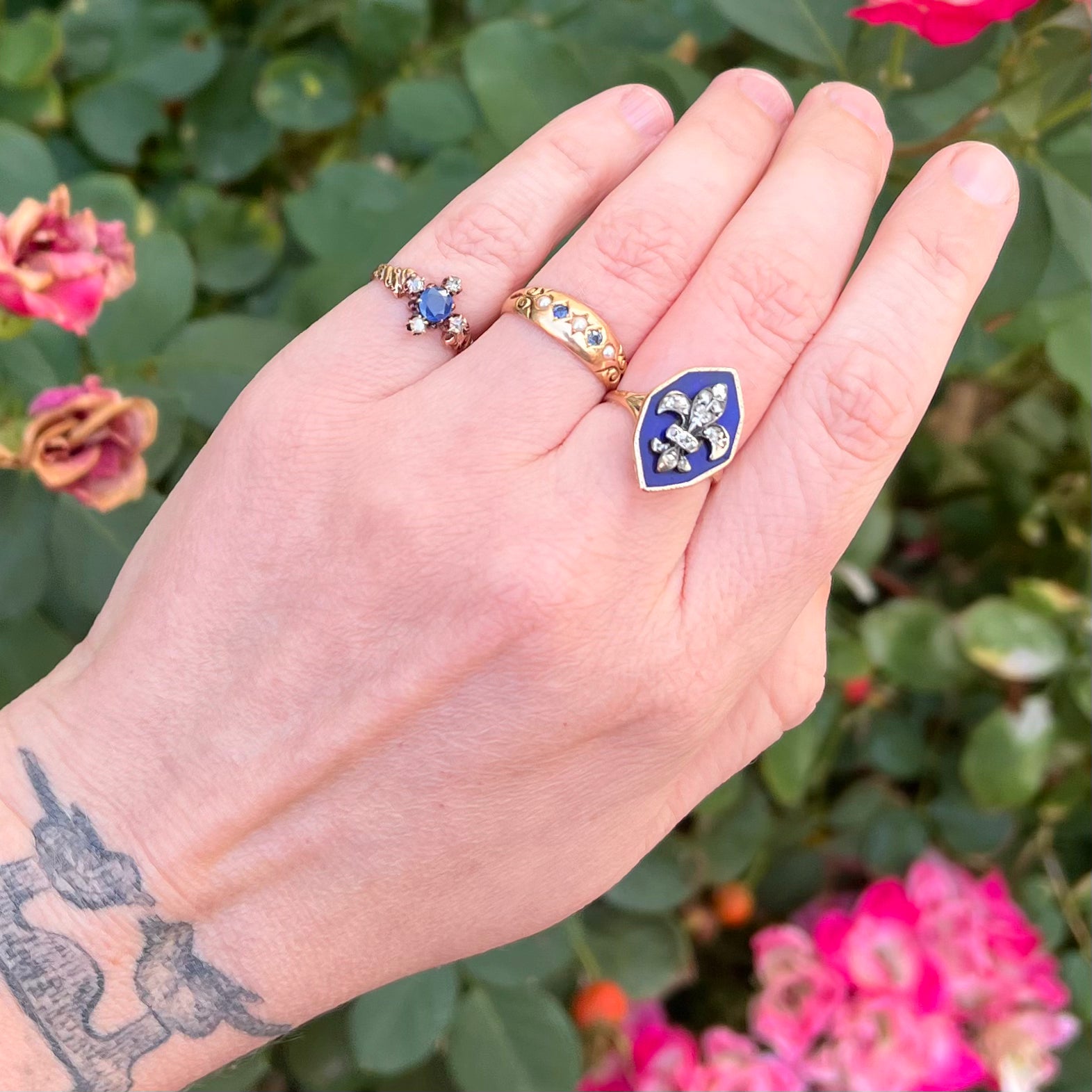Antique Victorian 10k Gold Sapphire and Rose Cut Diamond Accents Ring