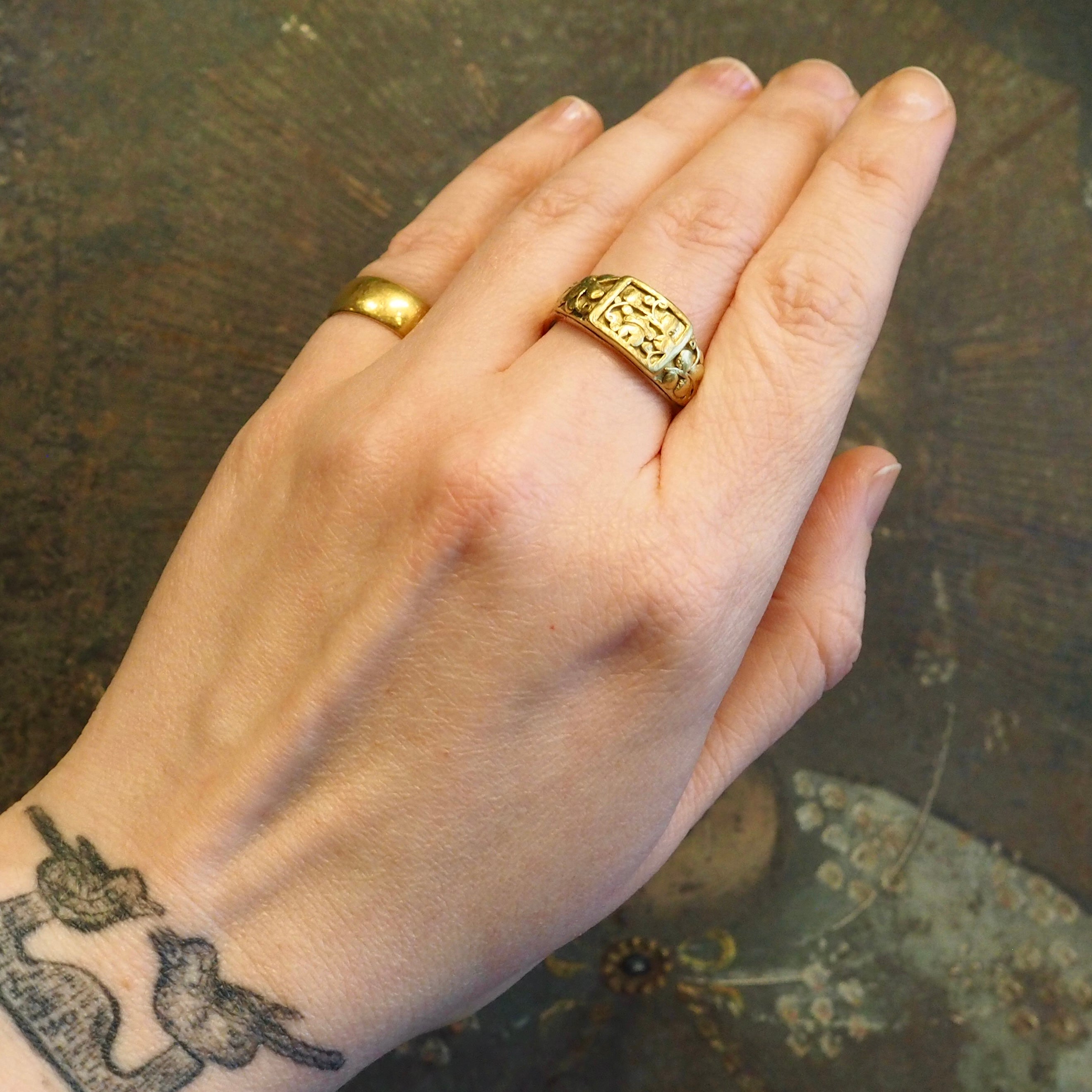 Antique Chinese 22k Gold Floral Ring with 14k Gold Band