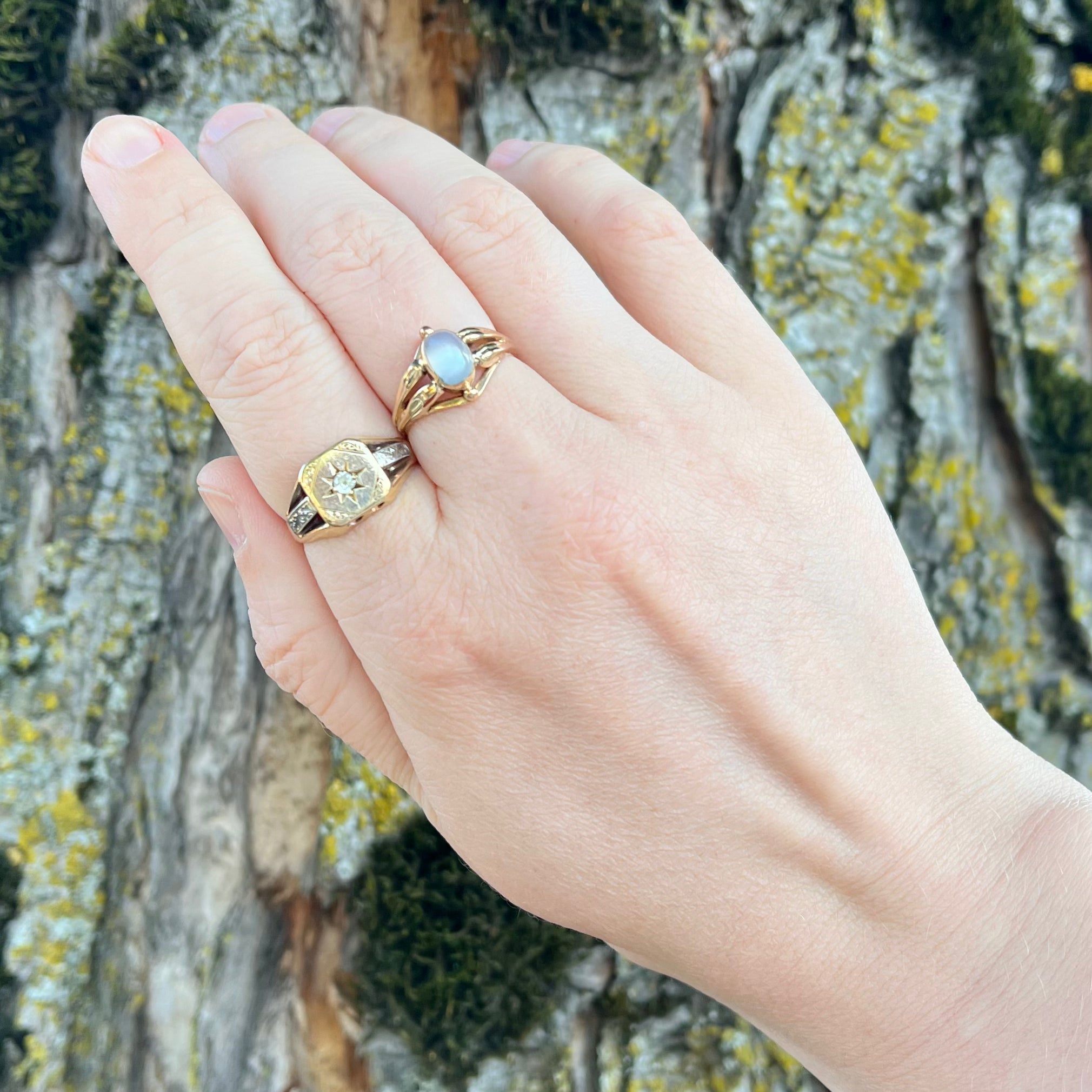 Vintage 14k Gold Sugarloaf Moonstone Ring