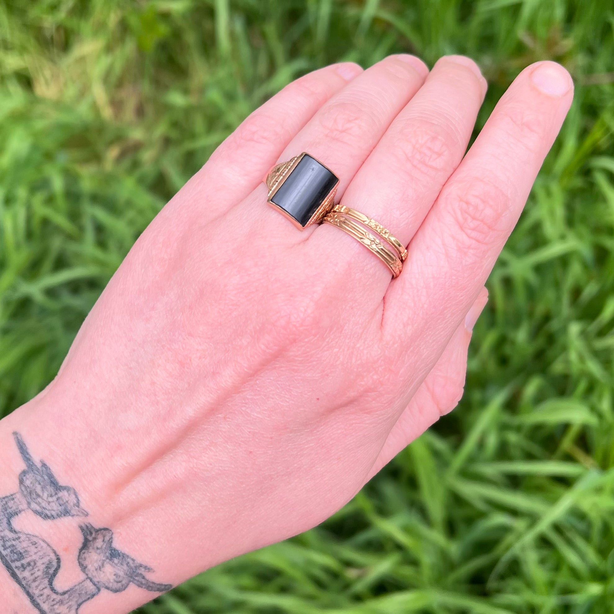 Antique Victorian 10k Gold Onyx Signet Ring