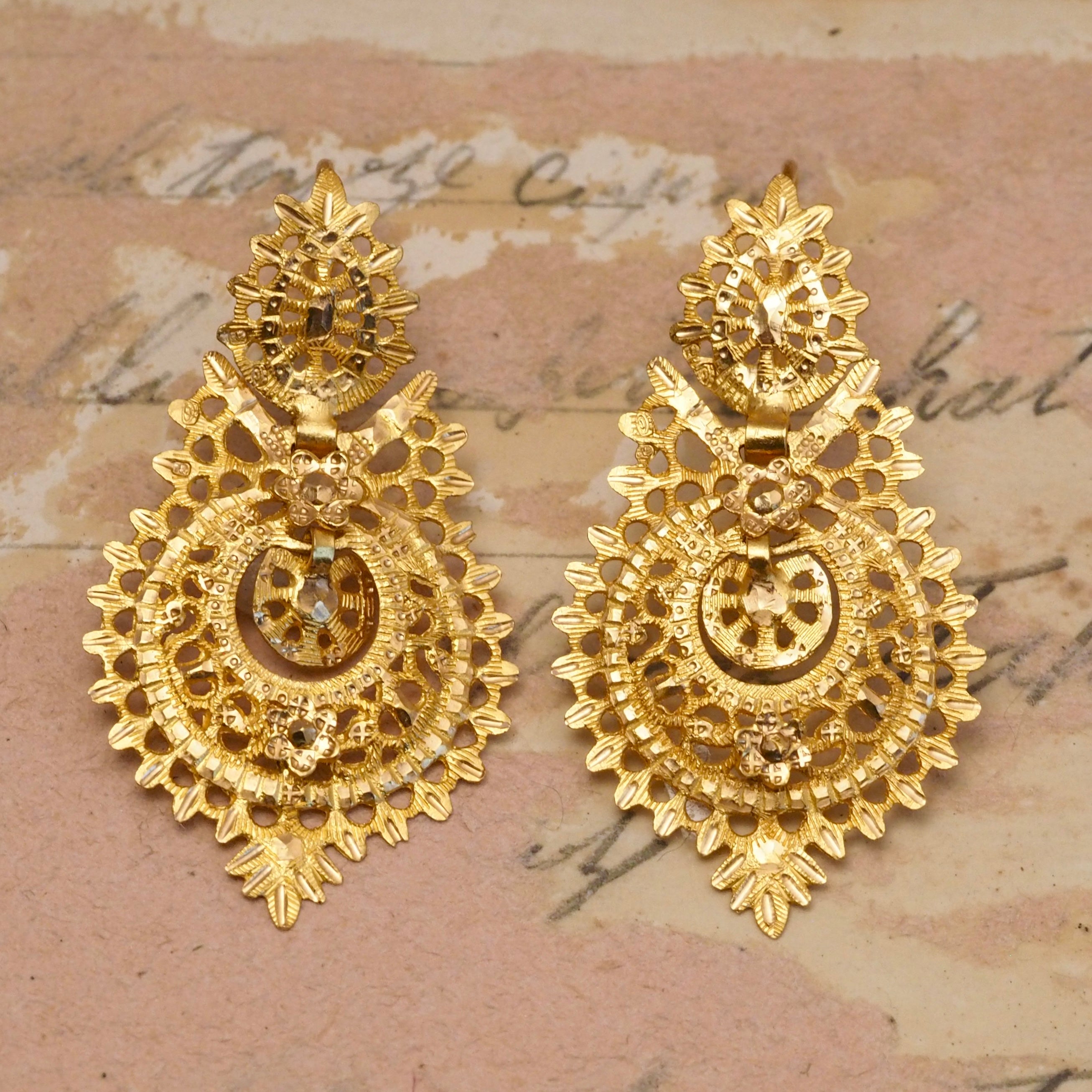 Vintage Portuguese 19k Gold Queen Earrings