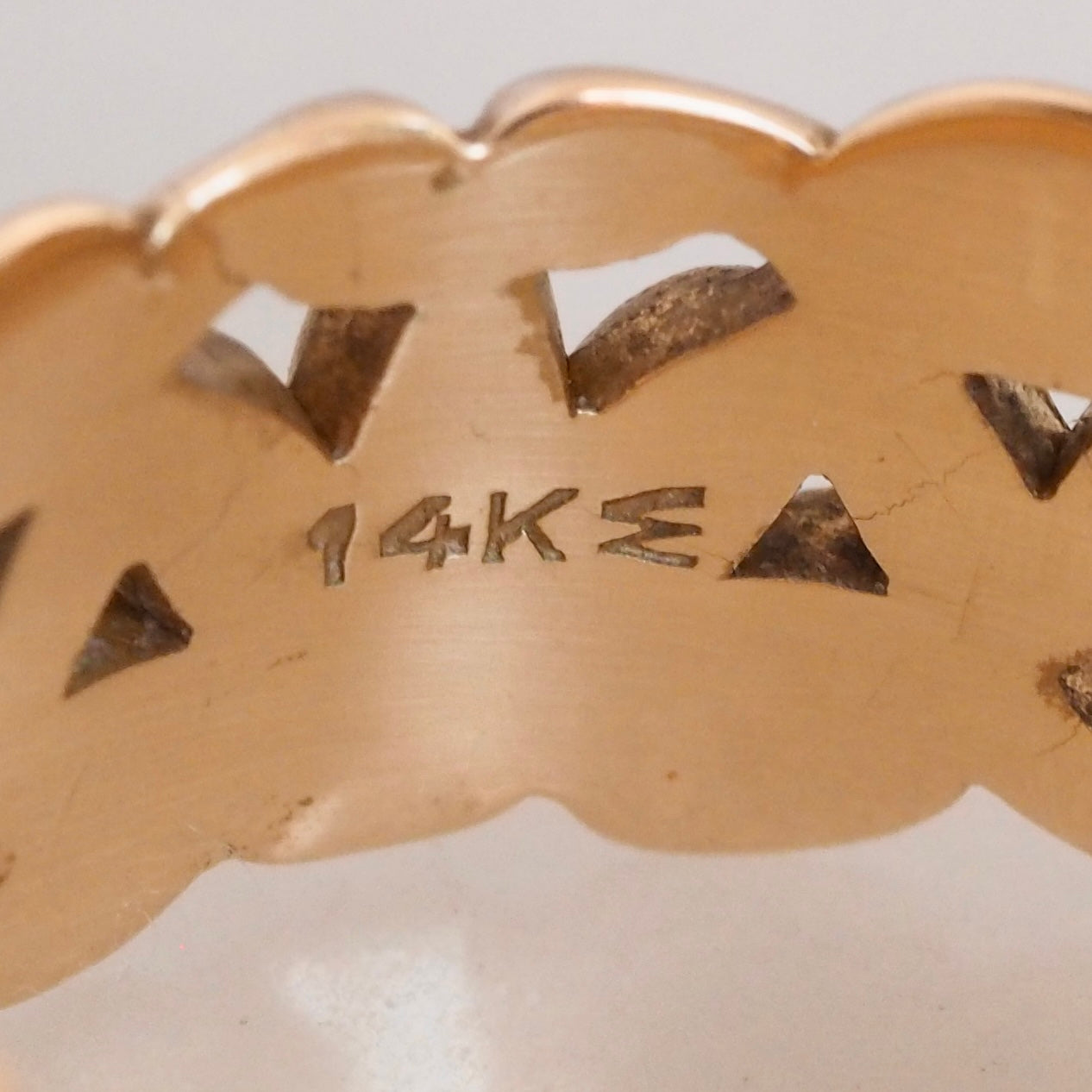 Antique 14k Gold Lotus Band