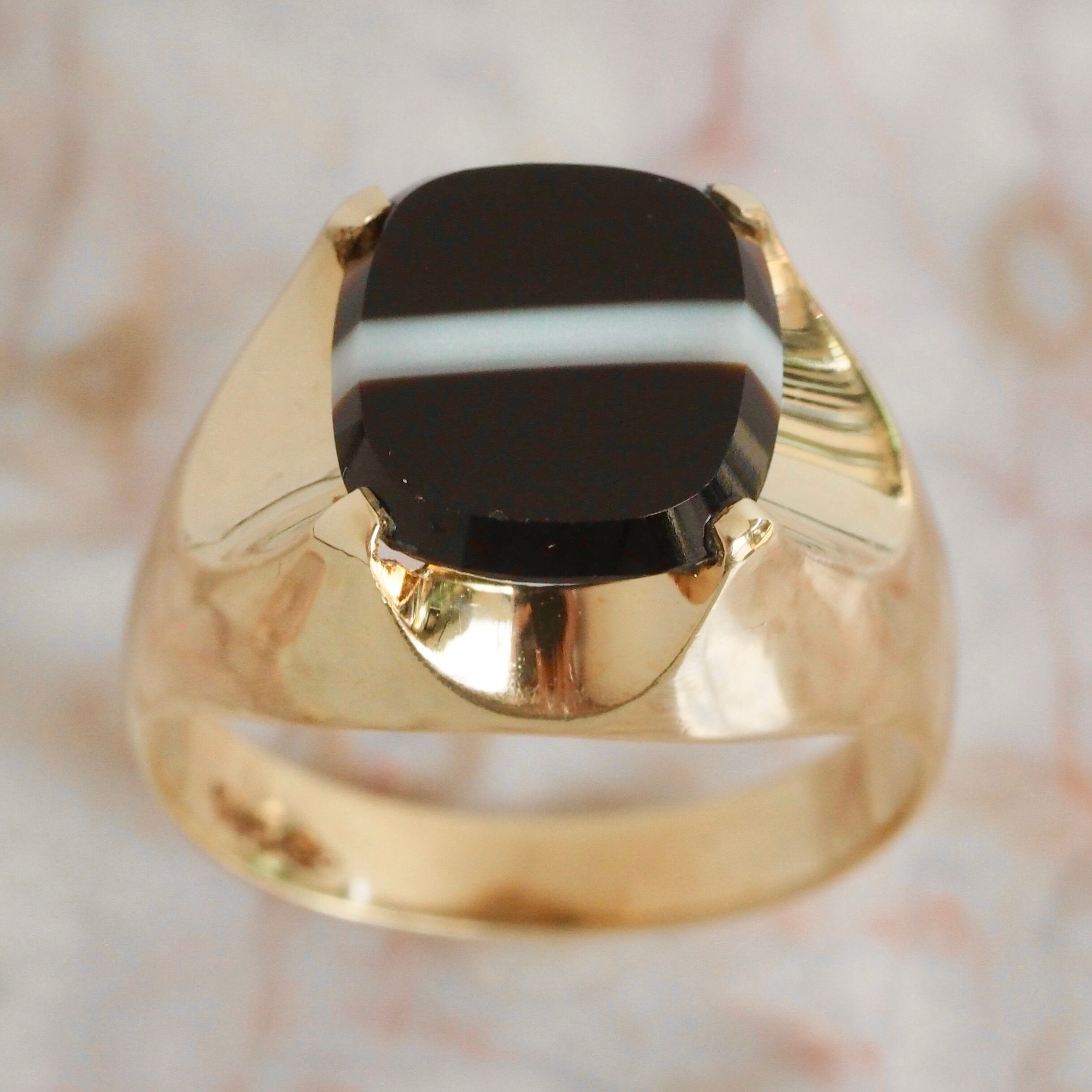 Modernist 14k Gold European Banded Agate Ring